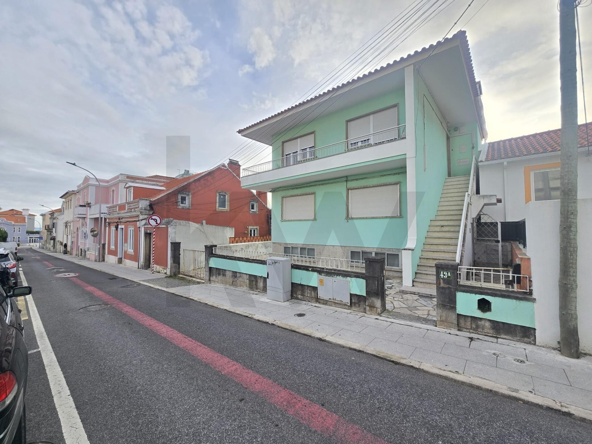 Apartamento T2 à Venda em Oeiras - Lisboa - Portugal - 2