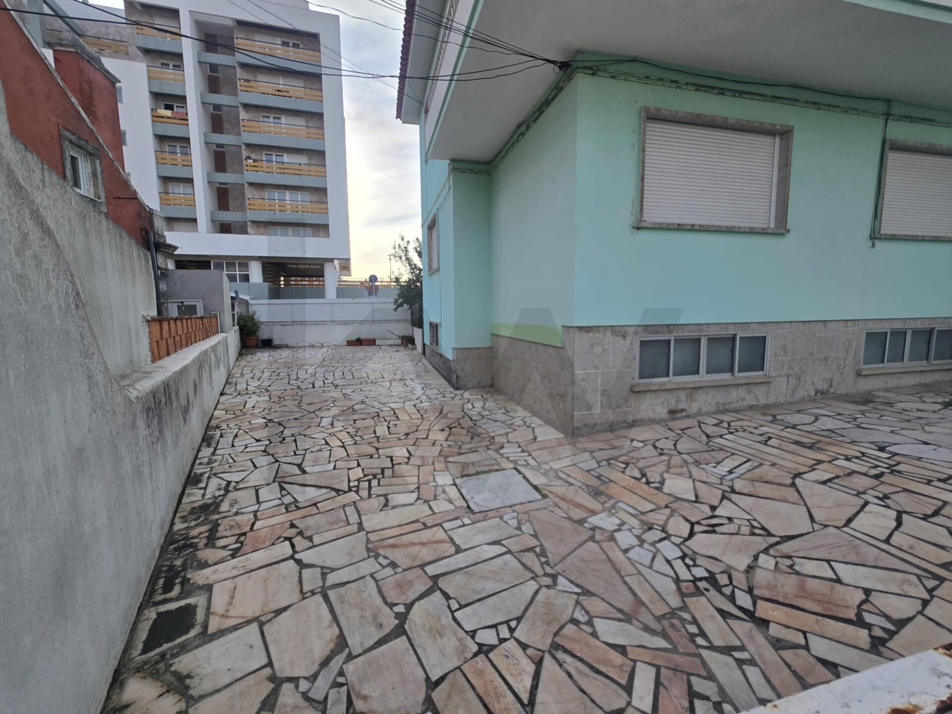 Apartamento T2 à Venda em Oeiras - Lisboa - Portugal - 5