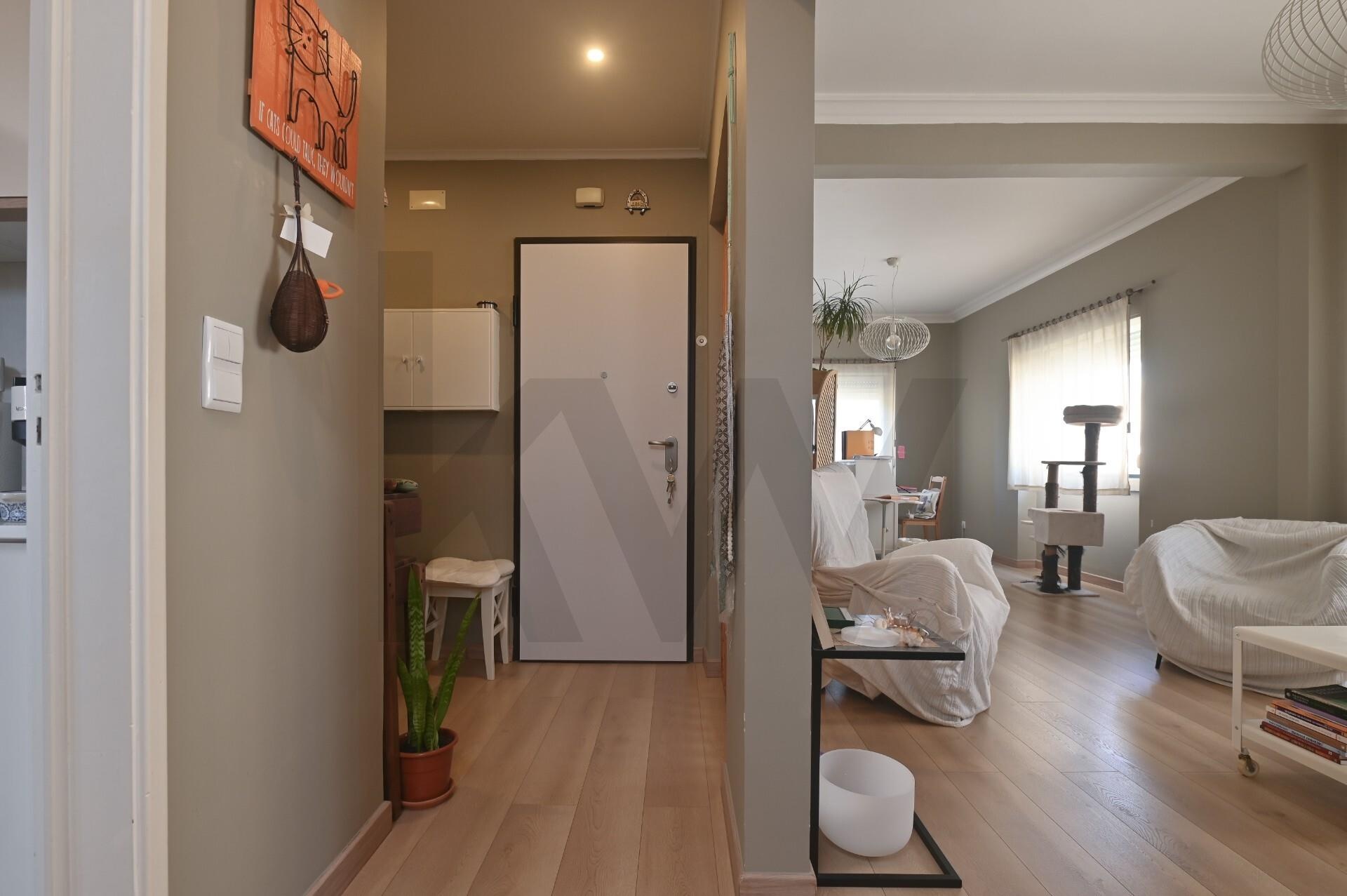 Apartamento T2 à Venda em Parede - Lisboa - Portugal - 1