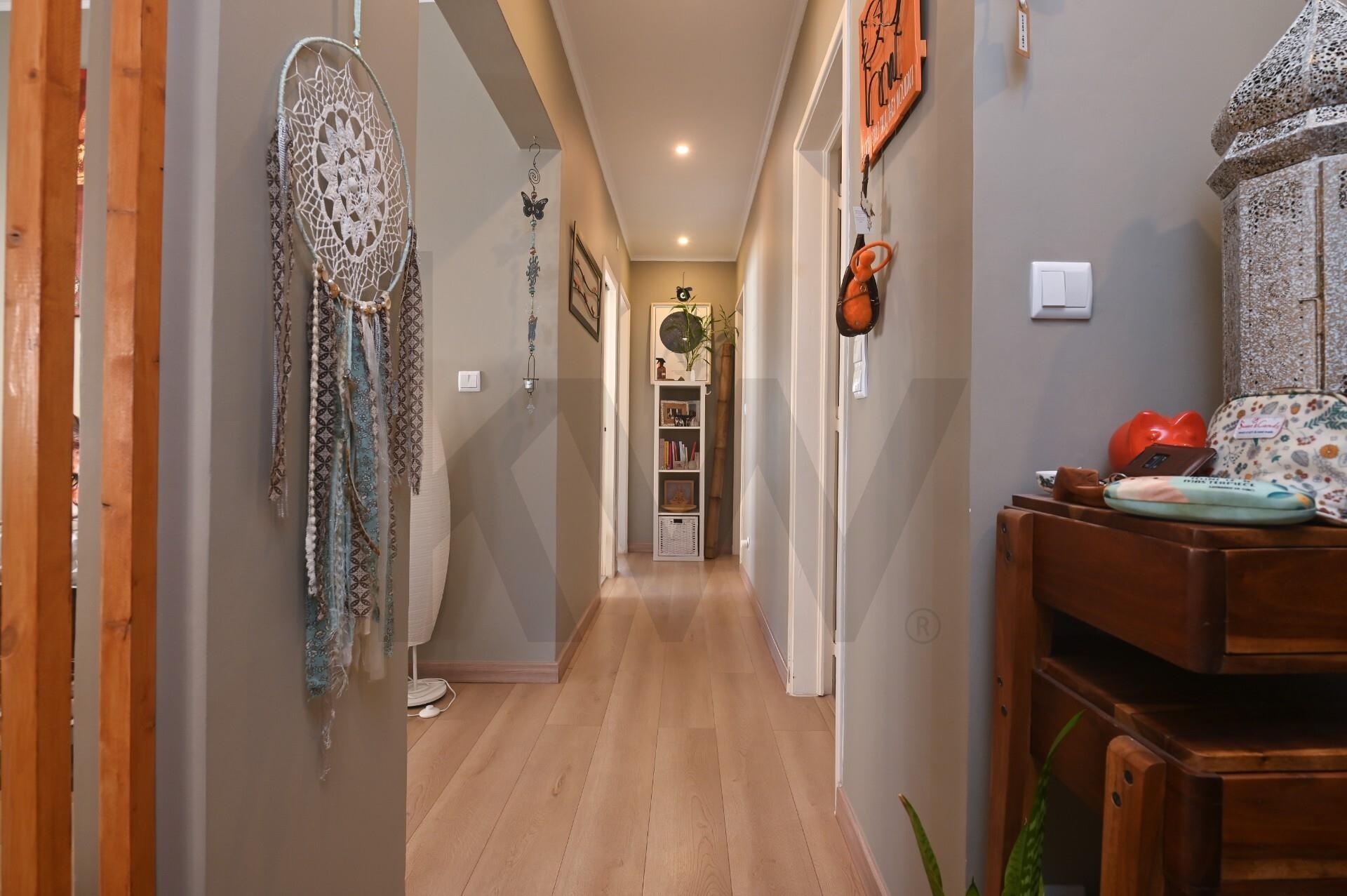 Apartamento T2 à Venda em Parede - Lisboa - Portugal - 2