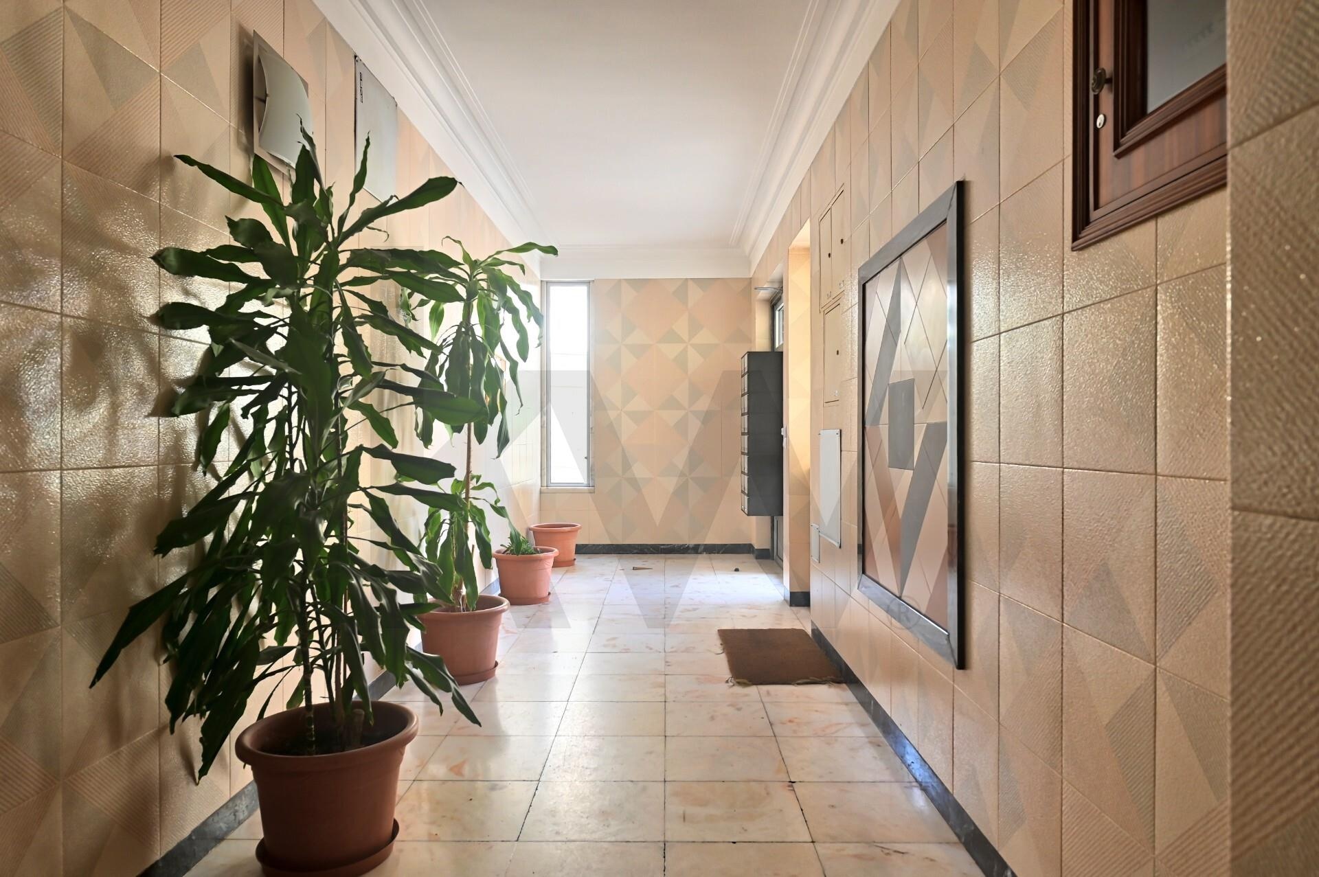 Apartamento T2 à Venda em Parede - Lisboa - Portugal - 4