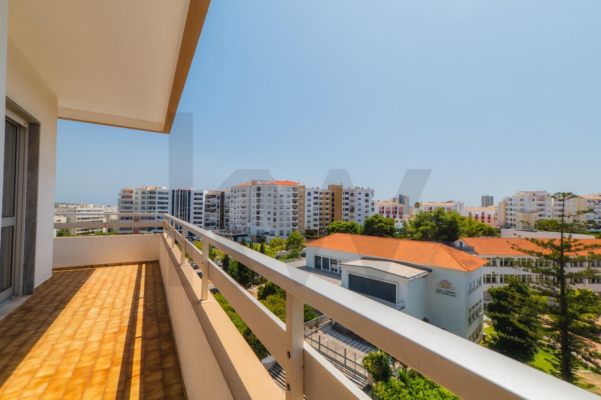 Apartamento T2 à Venda em Portimão - Algarve - Portugal - 1