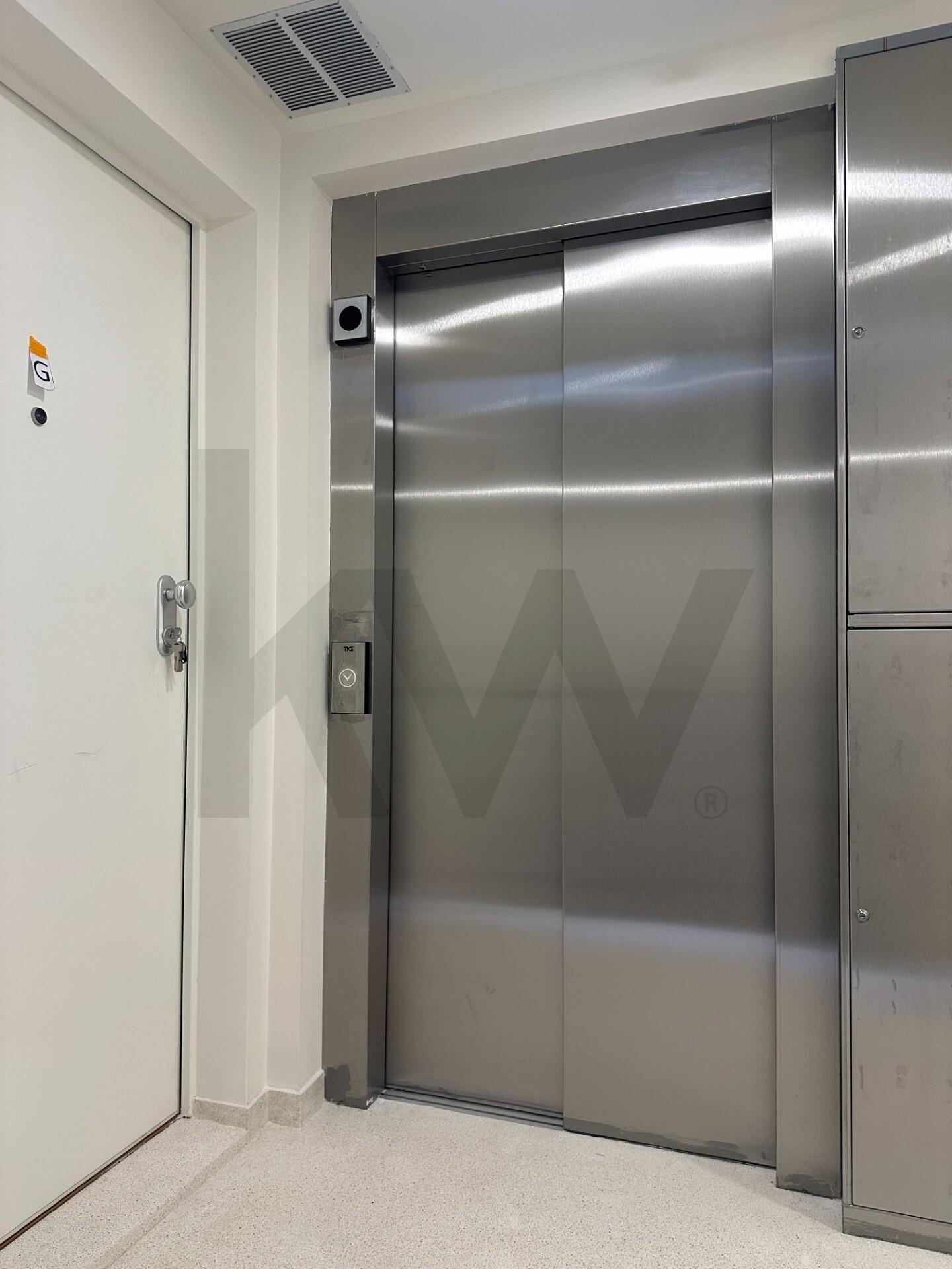 Apartamento T2 à Venda em Porto - Portugal - 2