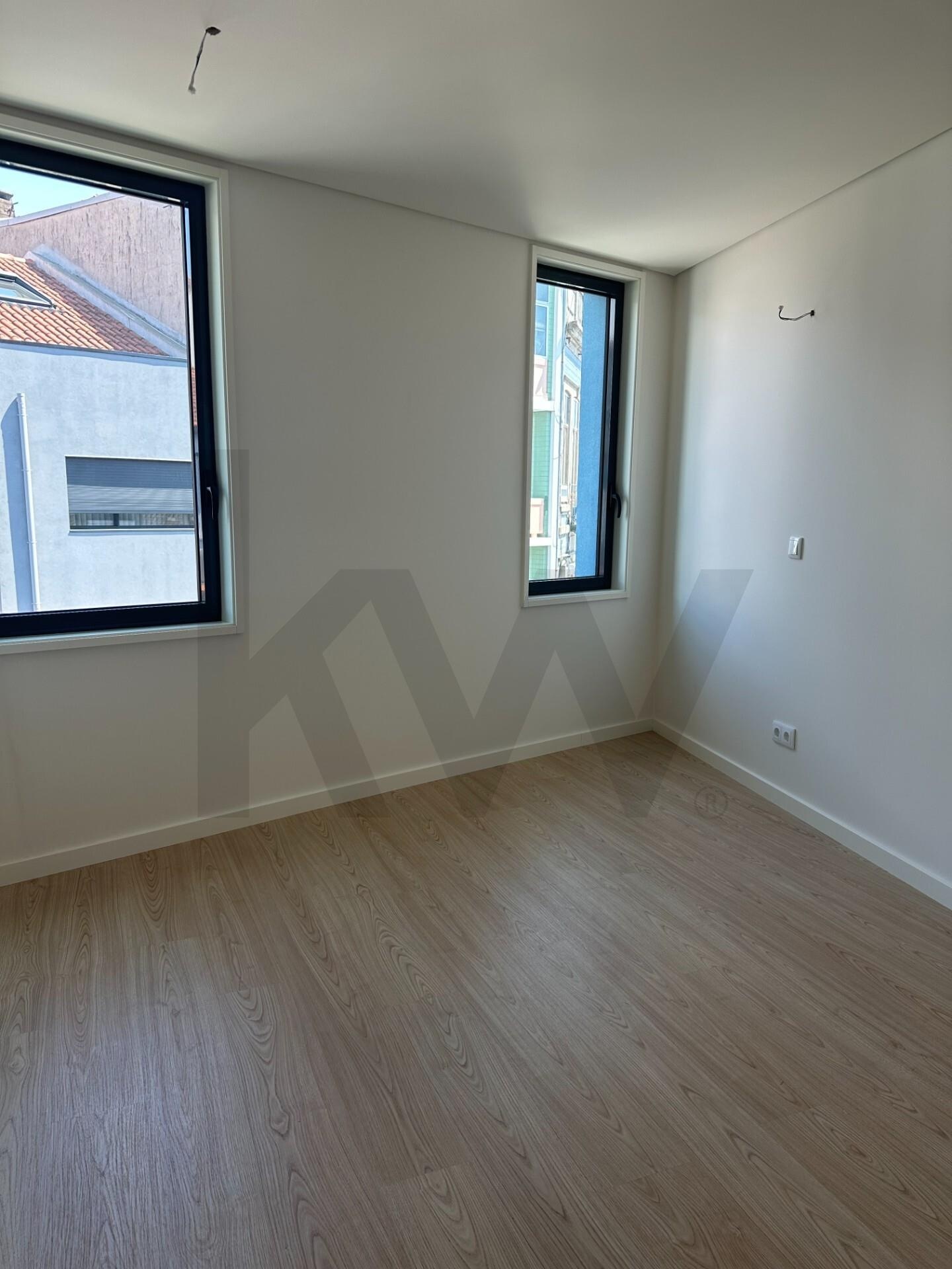 Apartamento T2 à Venda em Porto - Portugal - 5