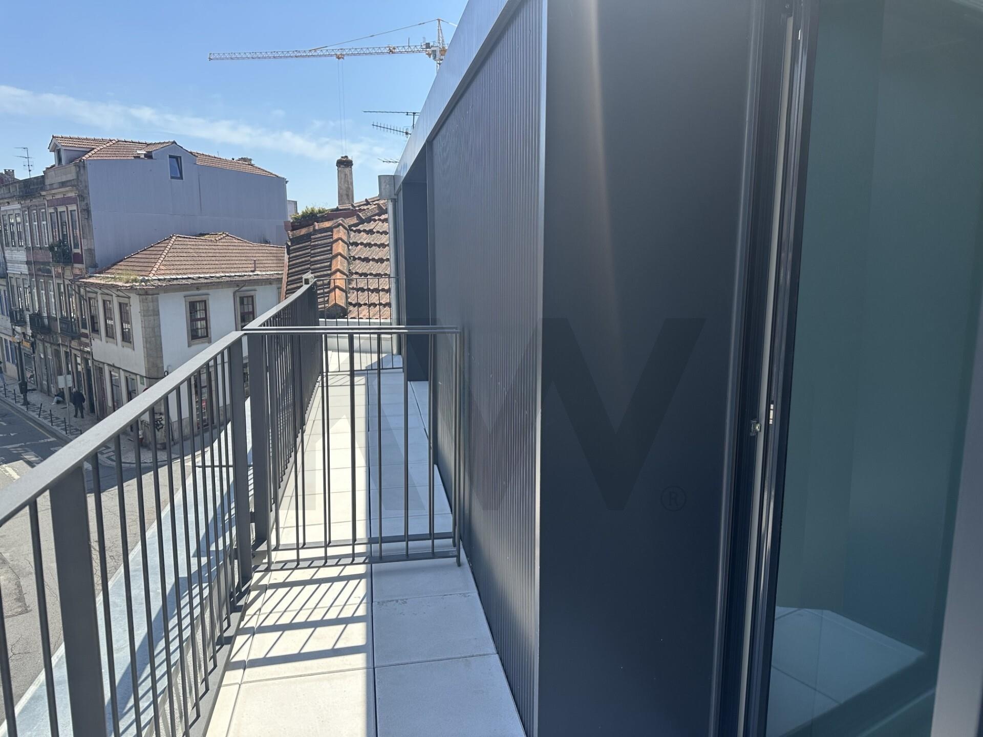 Apartamento T2 à Venda em Porto - Portugal - 1