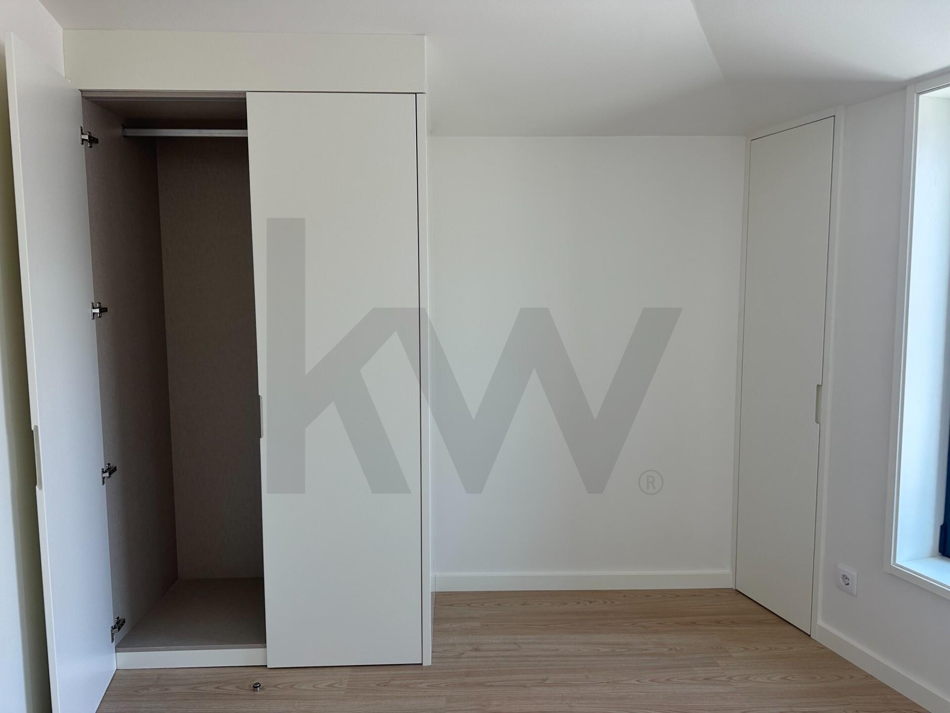 Apartamento T2 à Venda em Porto - Portugal - 8