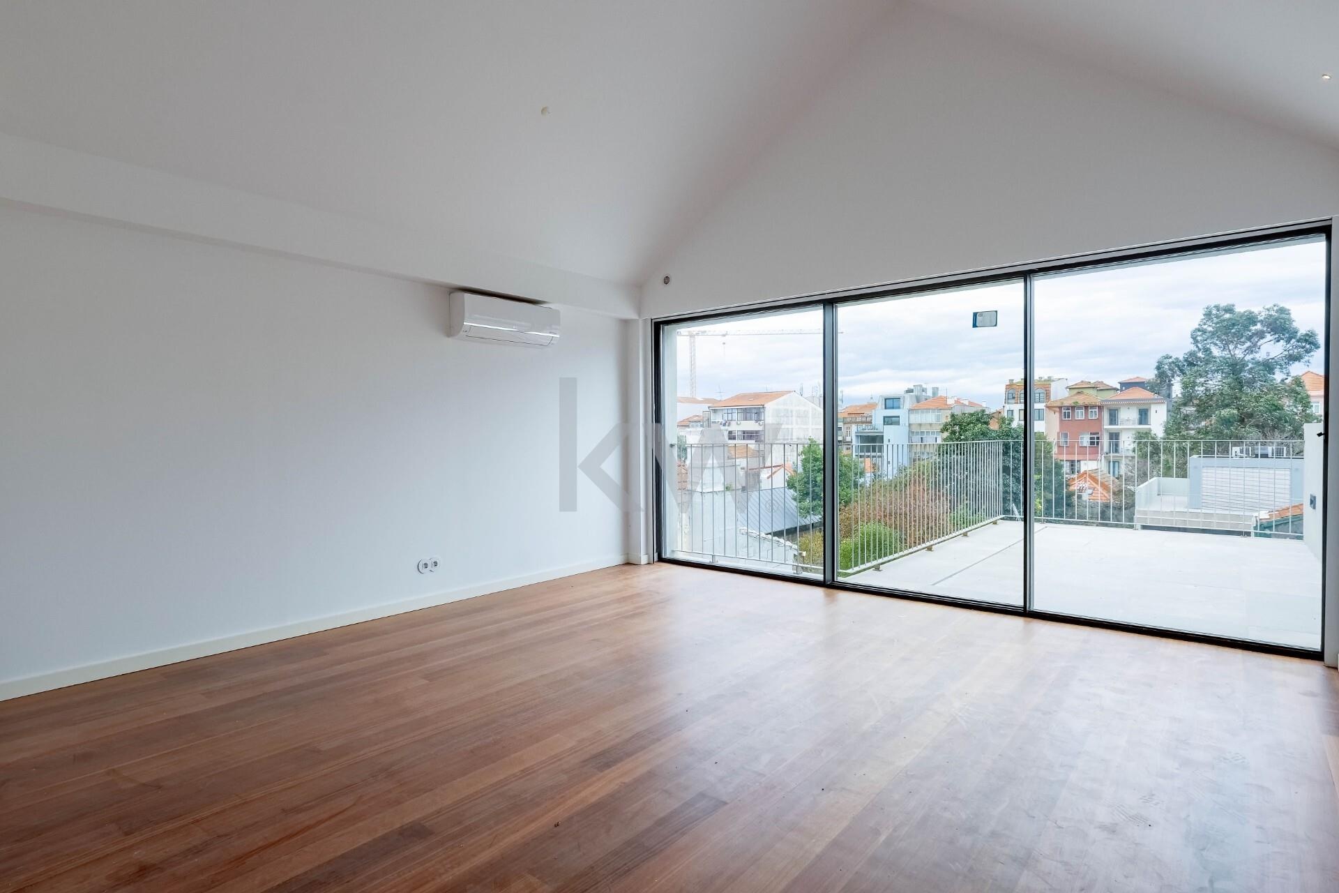 Apartamento T2 à Venda em Porto - Portugal - 1