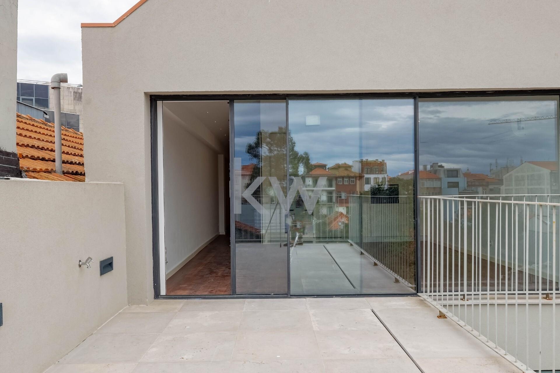 Apartamento T2 à Venda em Porto - Portugal - 4