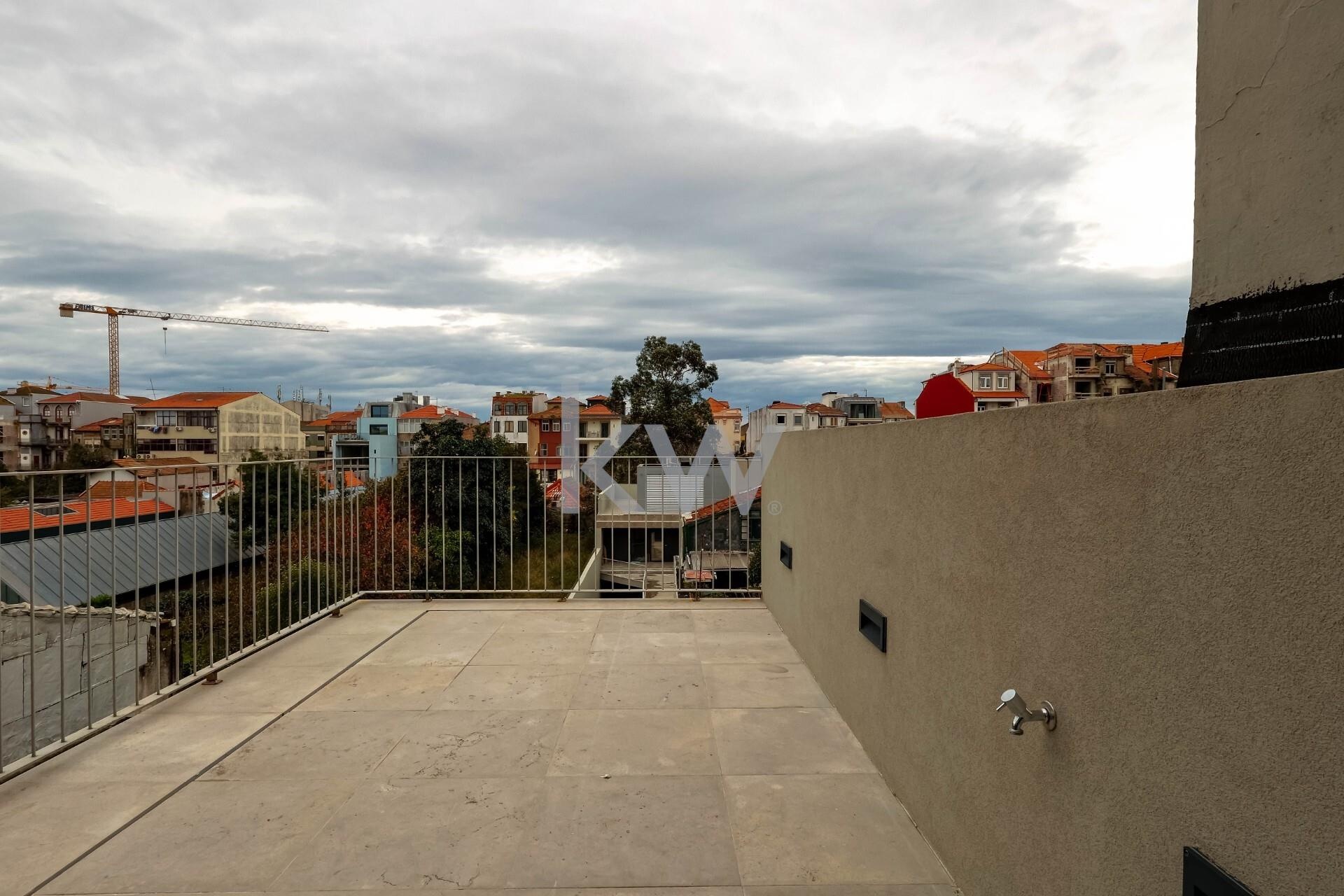 Apartamento T2 à Venda em Porto - Portugal - 6