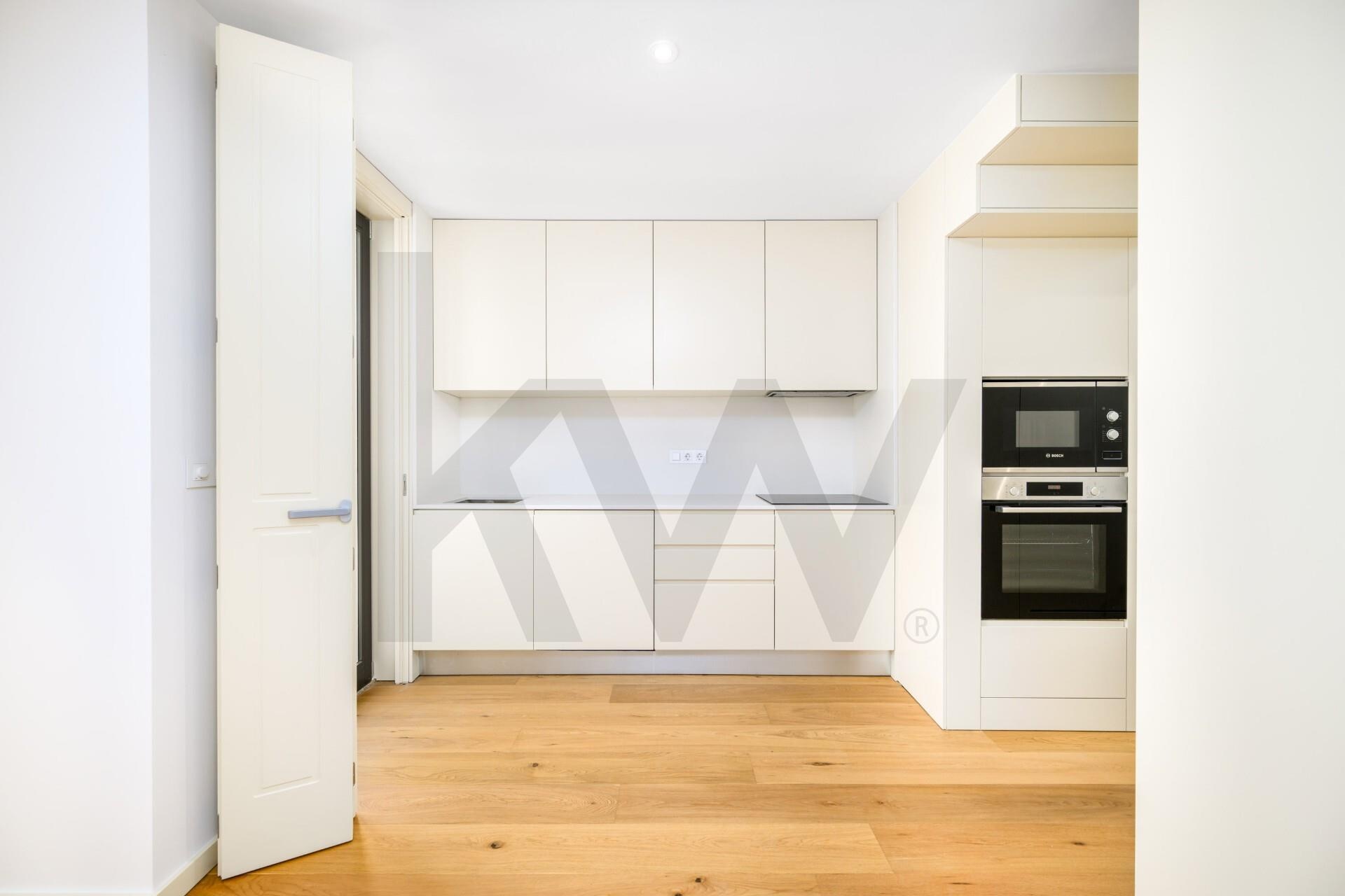 Apartamento T2 à Venda em Porto - Portugal - 2