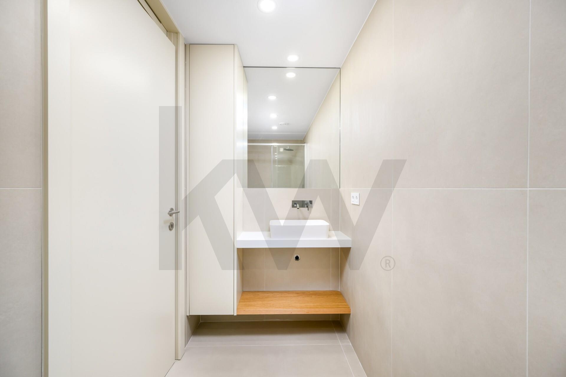 Apartamento T2 à Venda em Porto - Portugal - 5