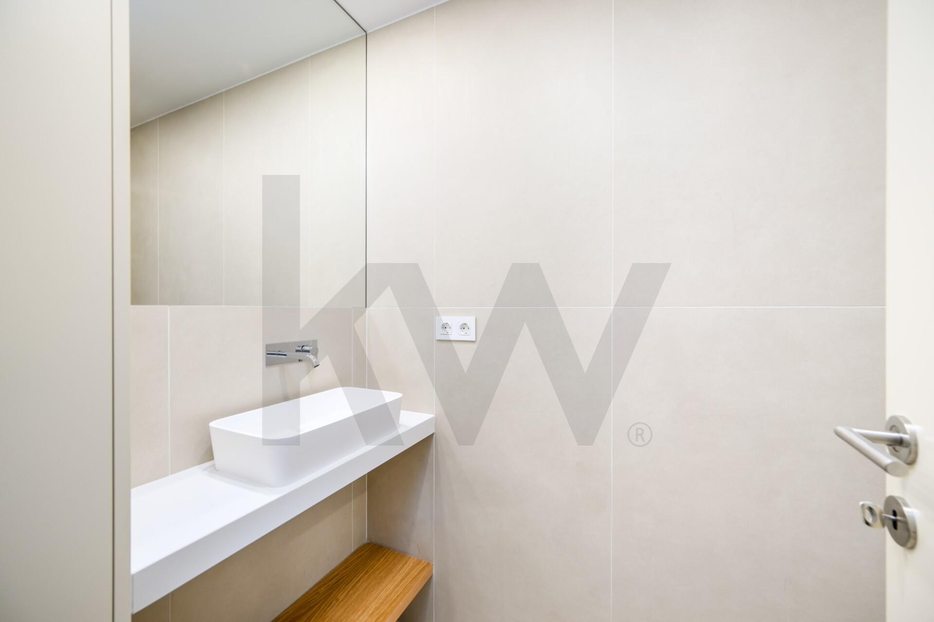 Apartamento T2 à Venda em Porto - Portugal - 6