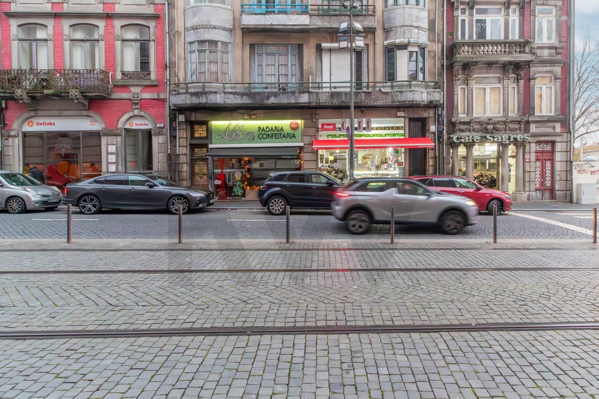 Apartamento T2 à Venda em Porto - Portugal - 1