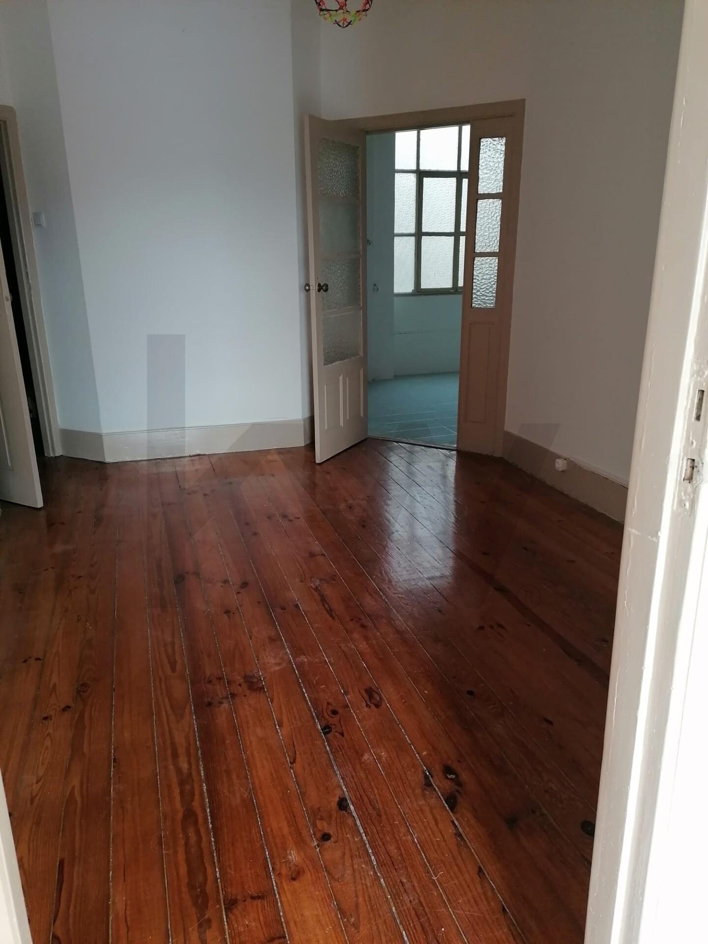 Apartamento T2 à Venda em Porto - Portugal - 3