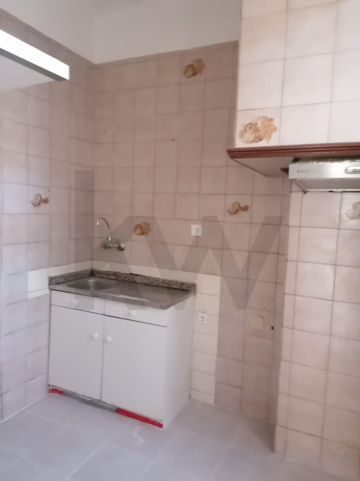 Apartamento T2 à Venda em Porto - Portugal - 6