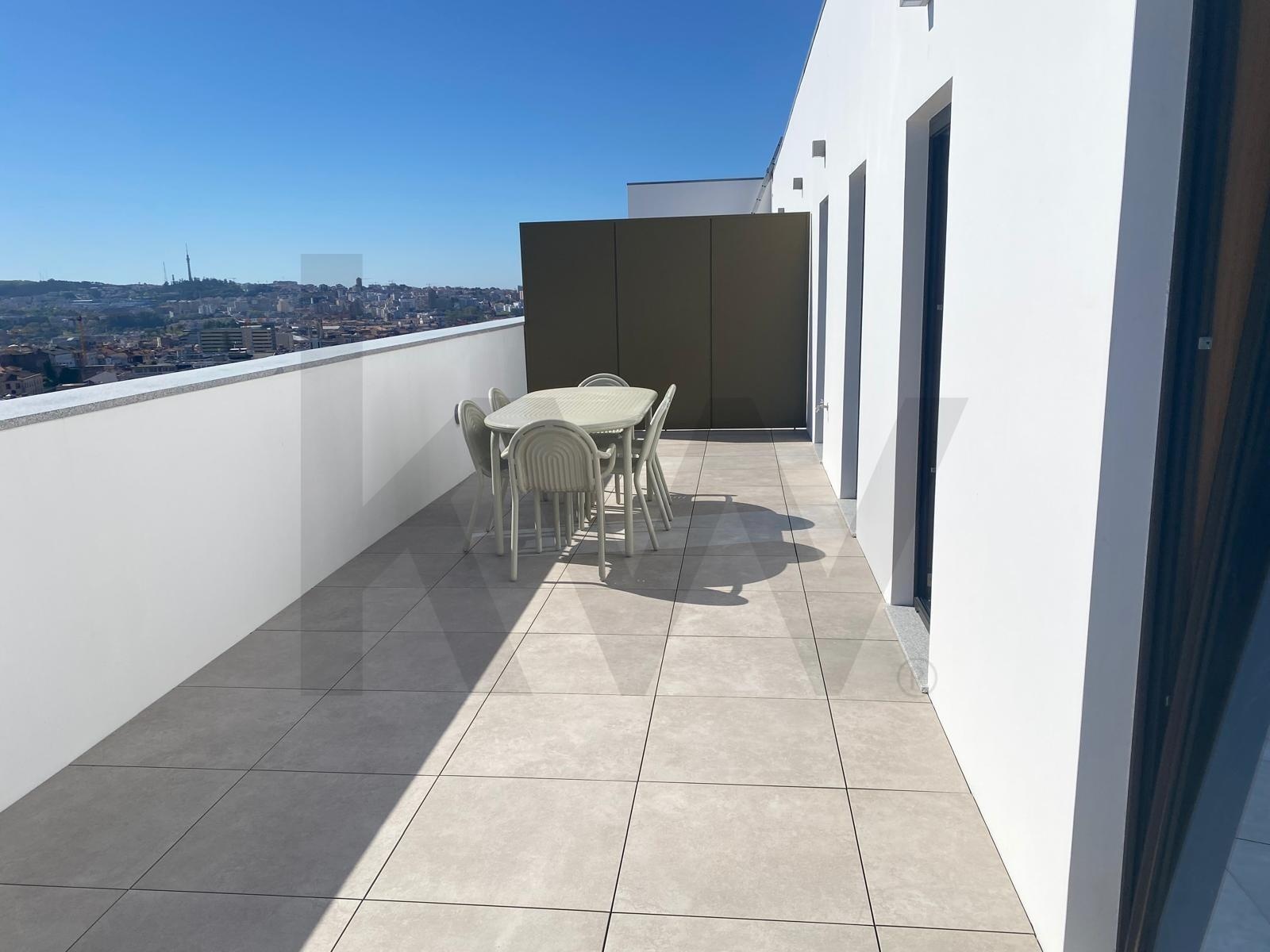 Apartamento T2 à Venda em Porto - Portugal - 2