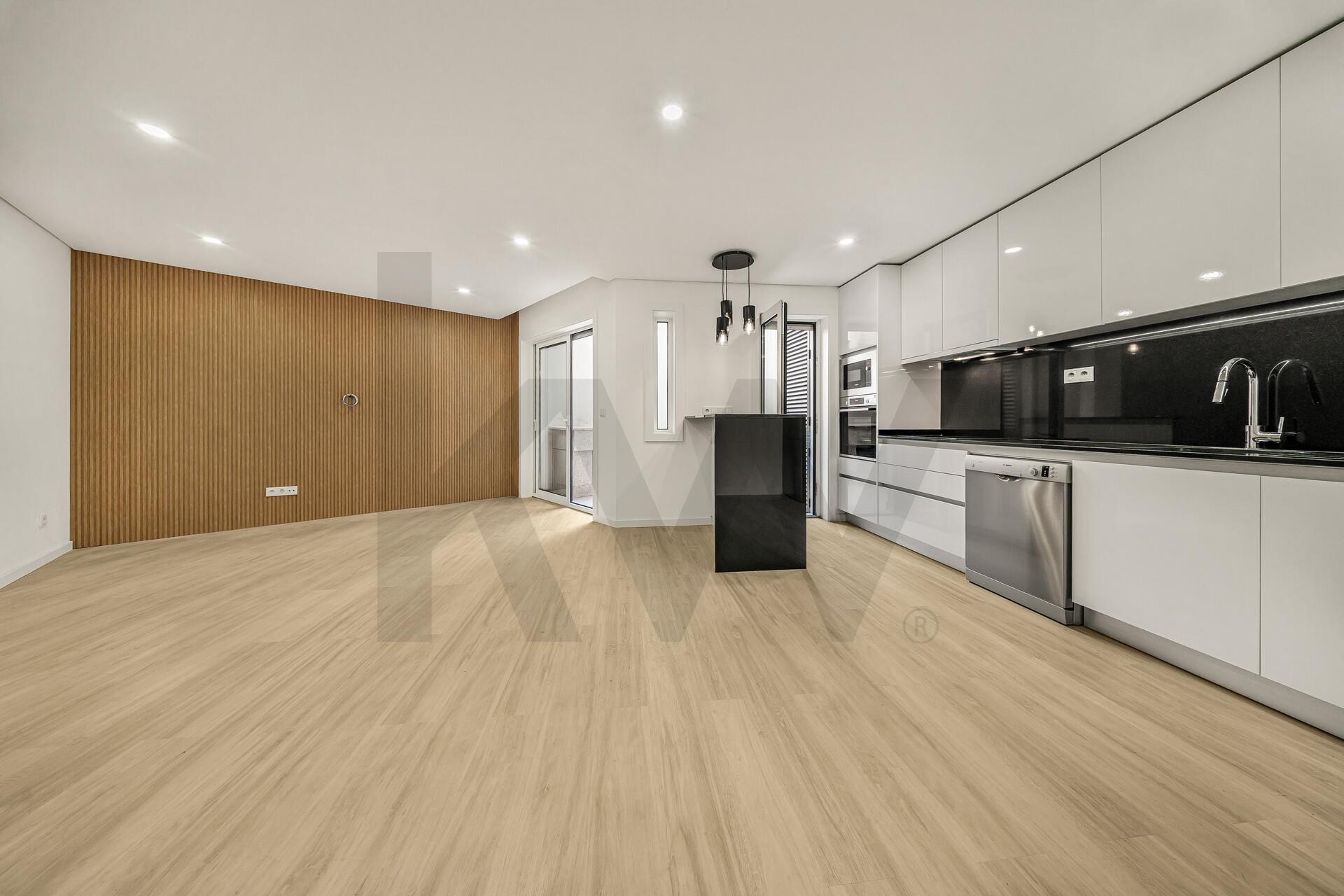 Apartamento T2 à Venda em Porto - Portugal - 1