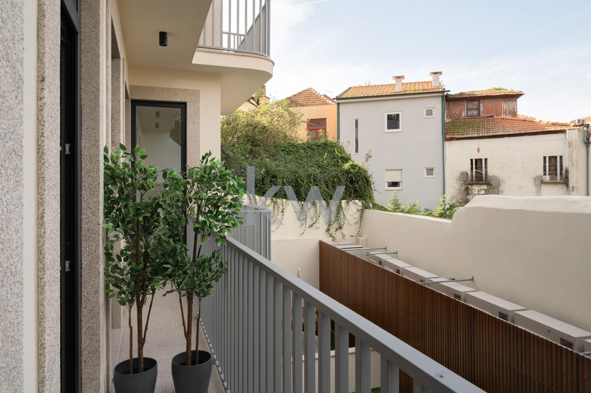 Apartamento T2 à Venda em Porto - Portugal - 1
