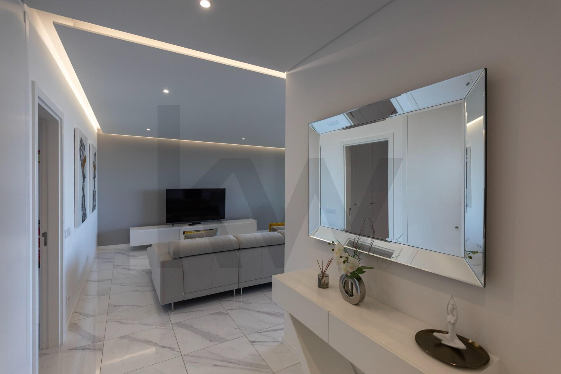 Apartamento T2 à Venda em Praia da Rocha - Portugal - 2