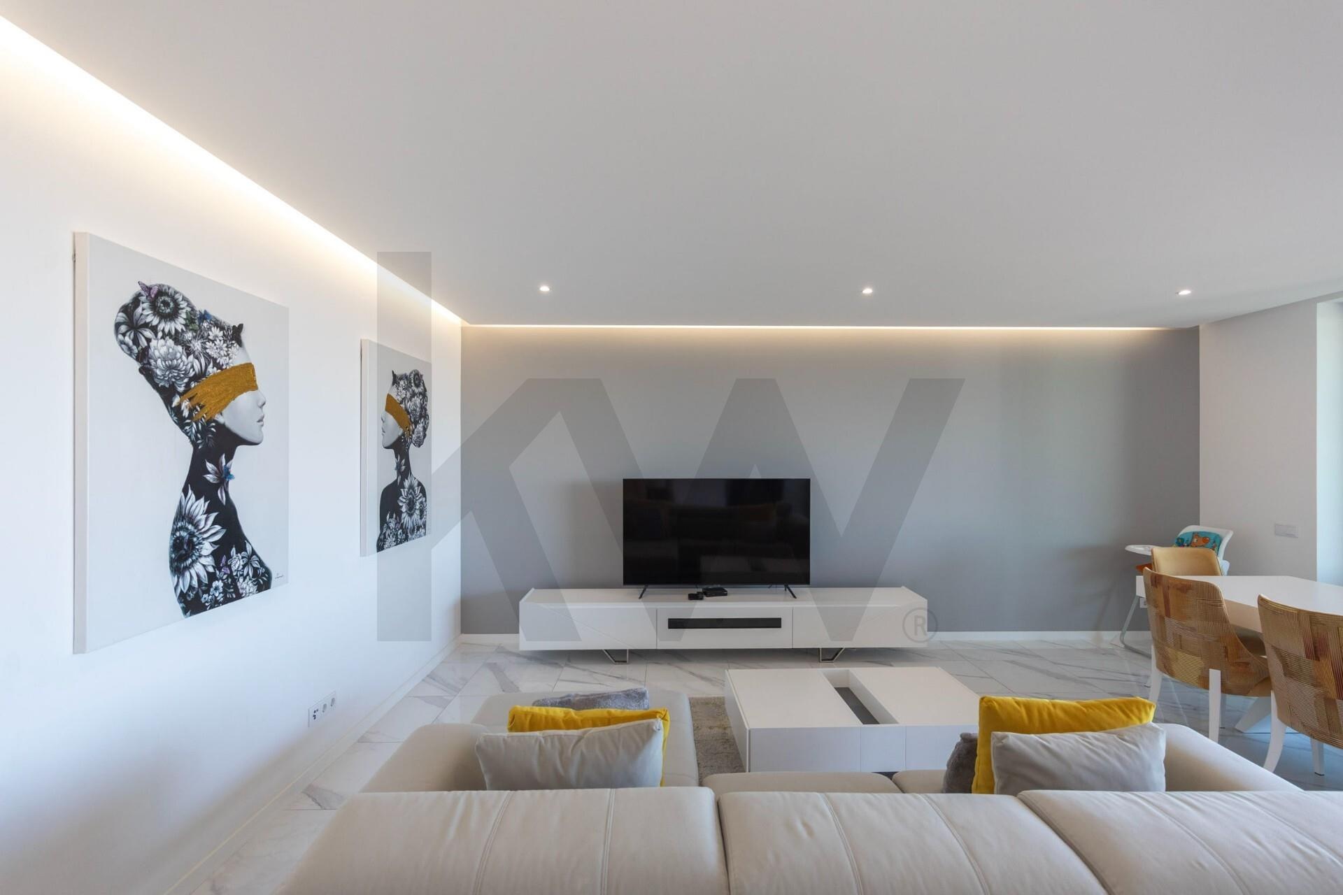 Apartamento T2 à Venda em Praia da Rocha - Portugal - 3