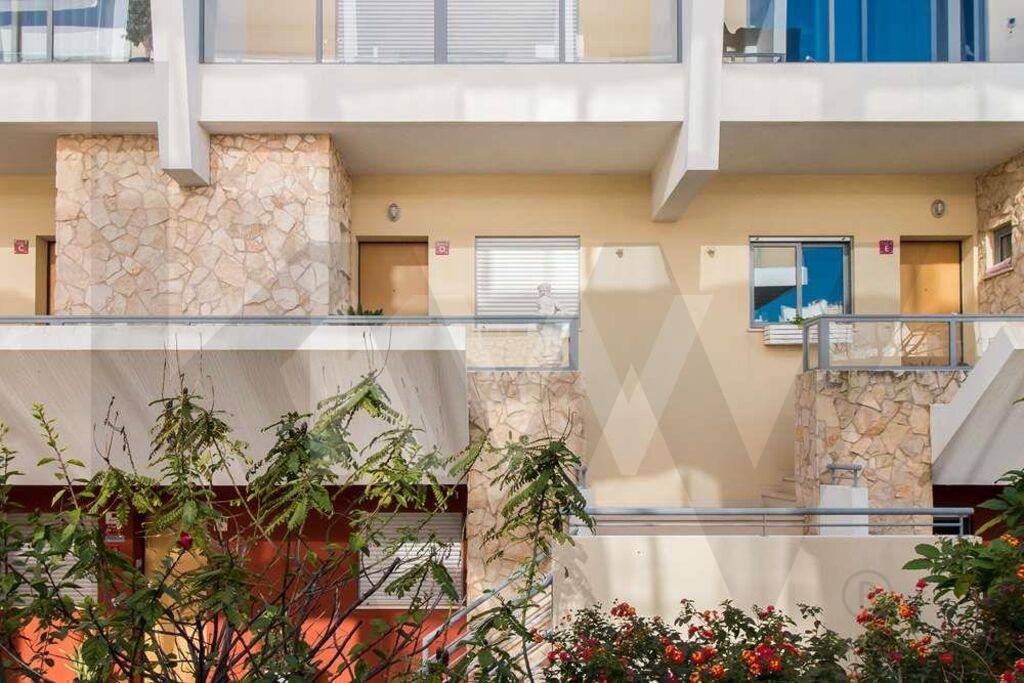 Apartamento T2 à Venda em Praia da Rocha - Portugal - 1