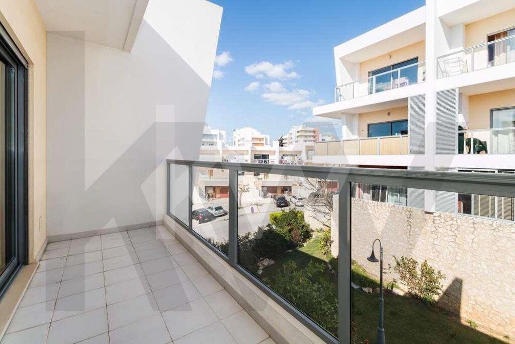 Apartamento T2 à Venda em Praia da Rocha - Portugal - 4