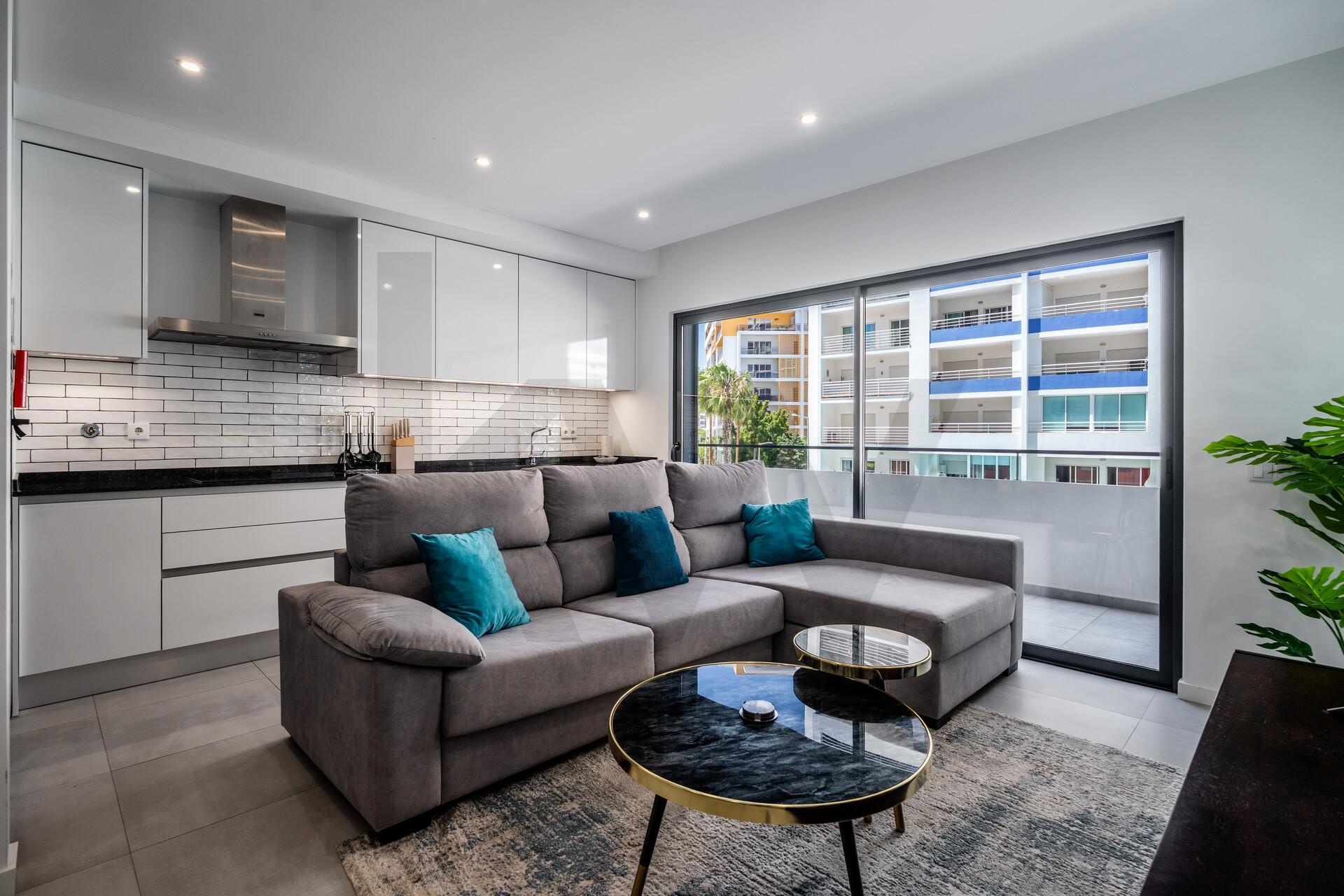 Apartamento T2 à Venda em Praia da Rocha - Portugal - 1
