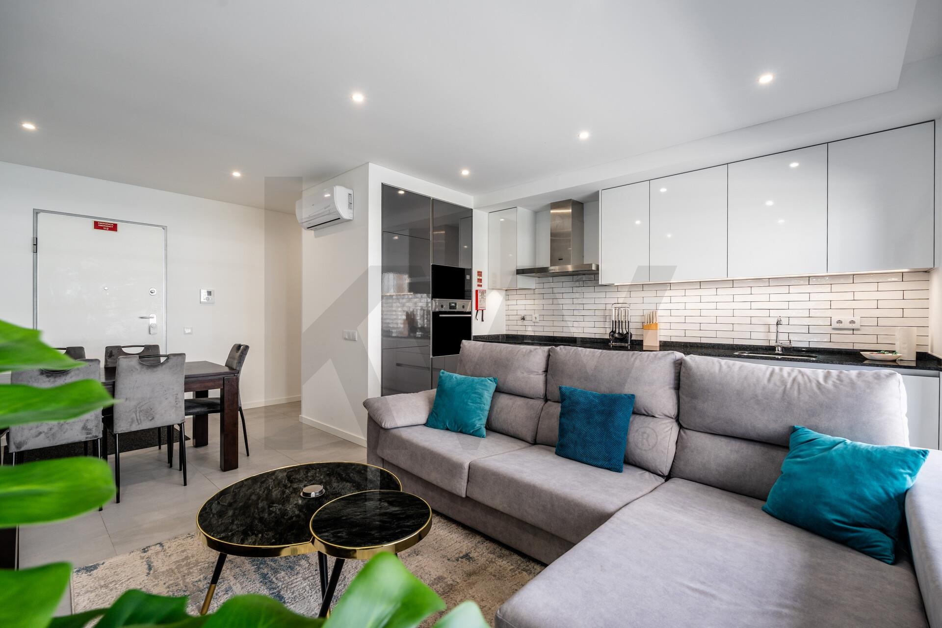 Apartamento T2 à Venda em Praia da Rocha - Portugal - 2