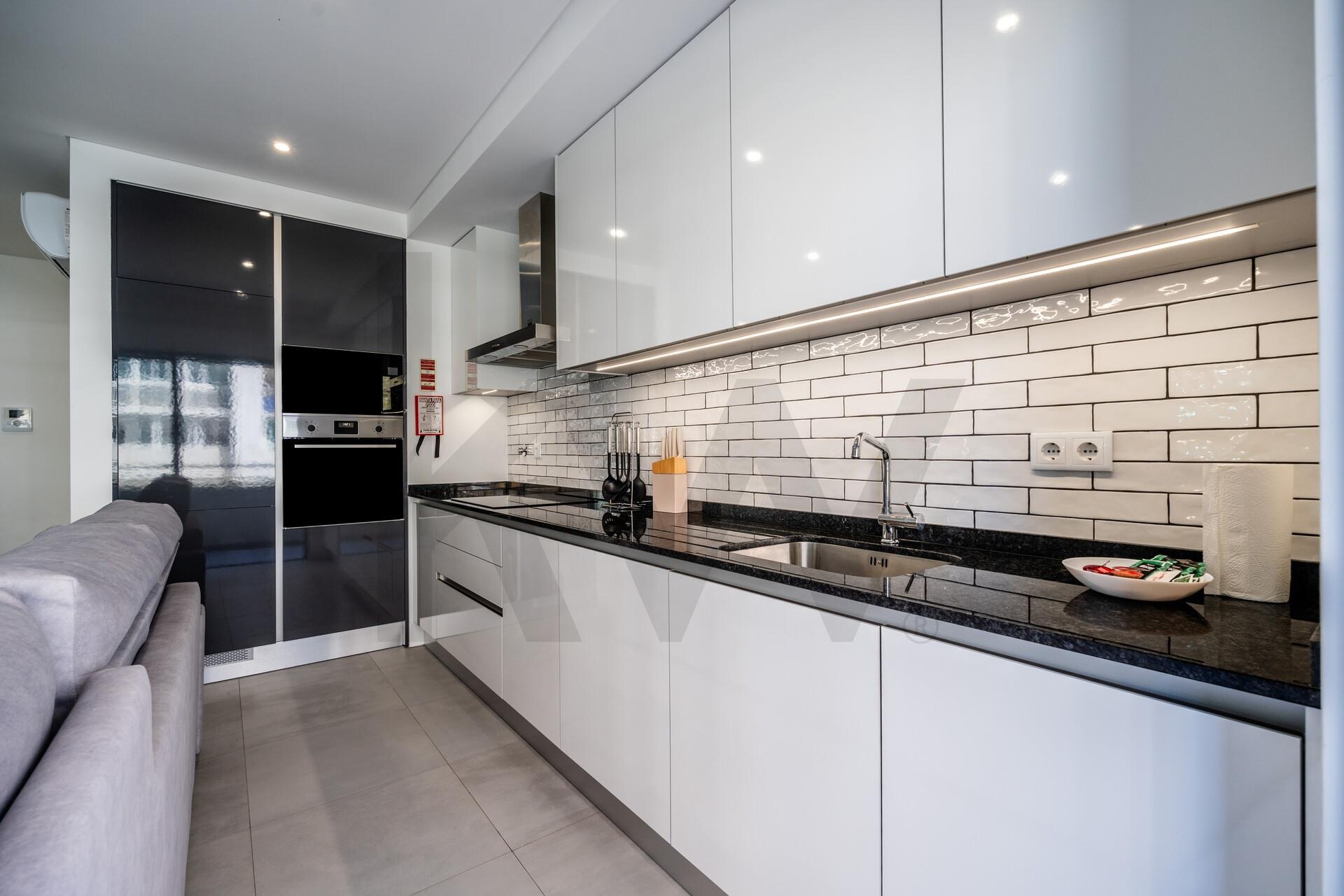 Apartamento T2 à Venda em Praia da Rocha - Portugal - 3