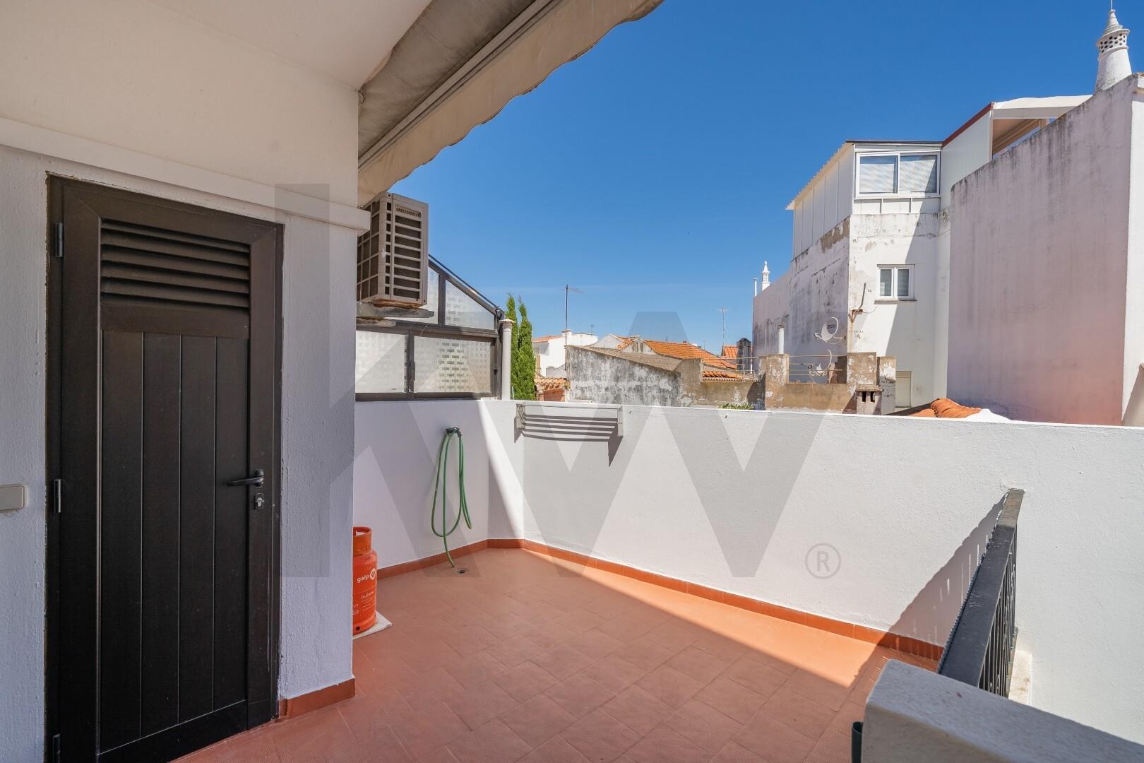 Apartamento T2 à Venda em Praia da Rocha - Portugal - 1