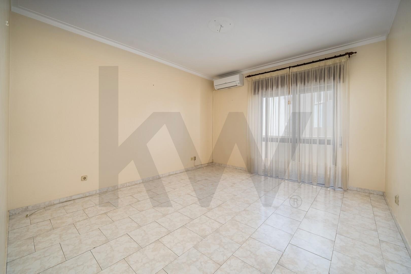 Apartamento T2 à Venda em Praia da Rocha - Portugal - 5