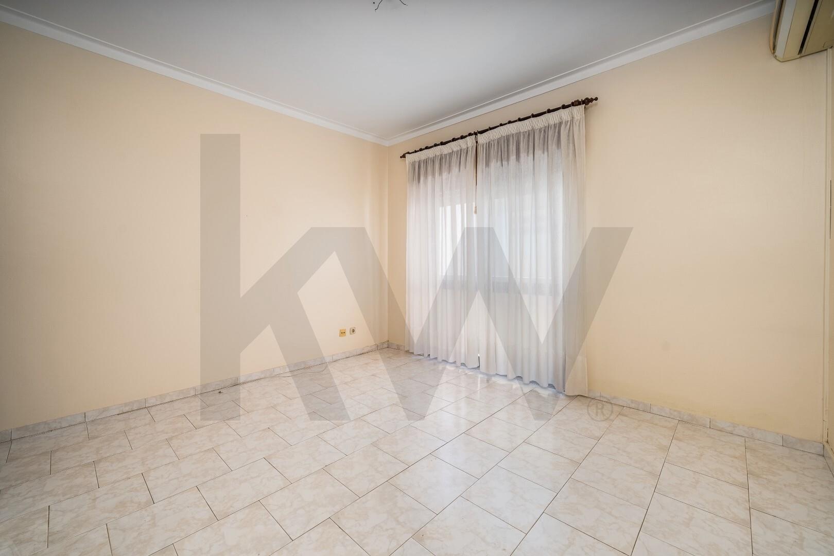 Apartamento T2 à Venda em Praia da Rocha - Portugal - 7