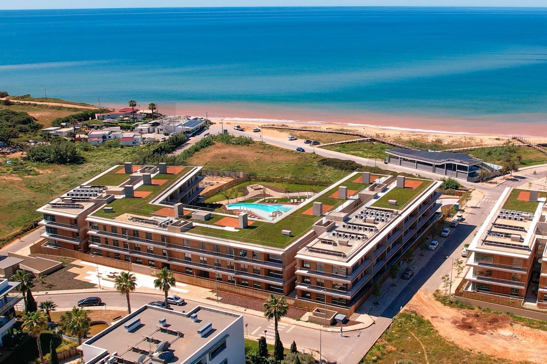 Apartamento T2 à Venda em Quarteira - Algarve - Portugal - 2