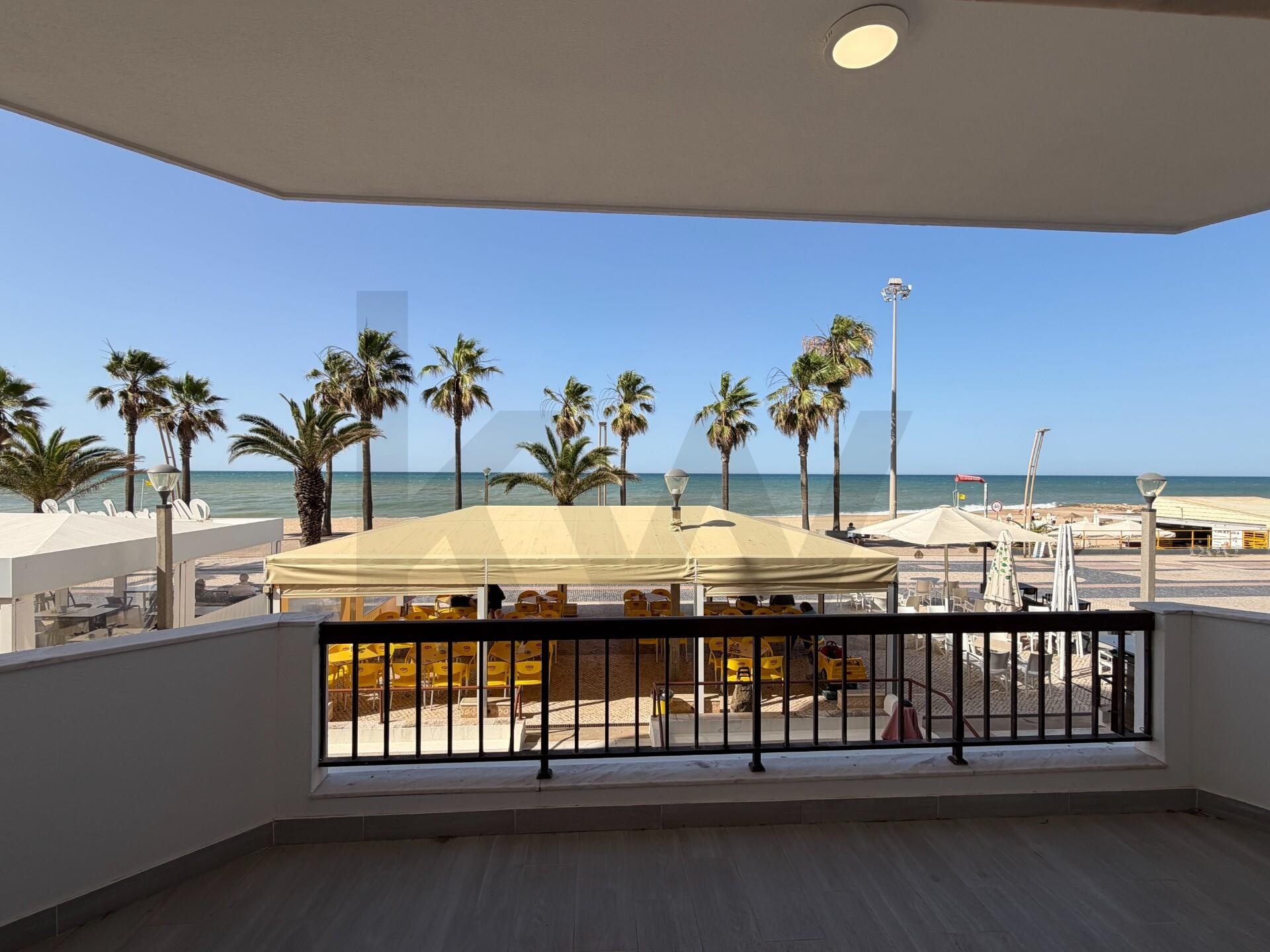 Apartamento T2 à Venda em Quarteira - Algarve - Portugal - 2