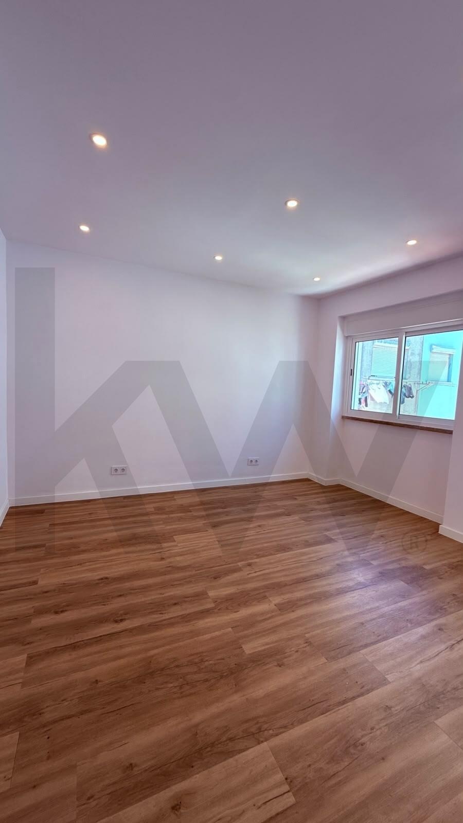 2 Bedroom Home for Sale in Queluz - Lisbon - Portugal - 3