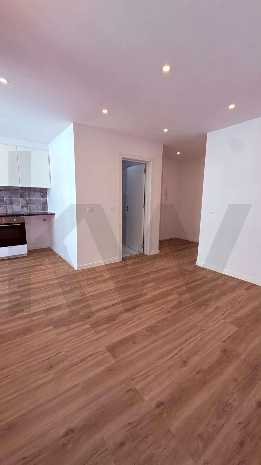 2 Bedroom Home for Sale in Queluz - Lisbon - Portugal - 5