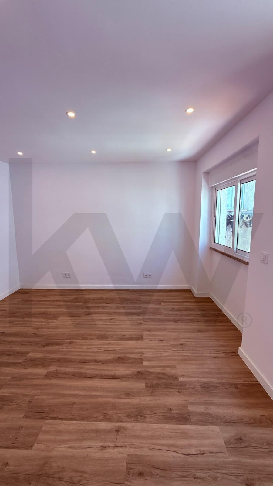 2 Bedroom Home for Sale in Queluz - Lisbon - Portugal - 8