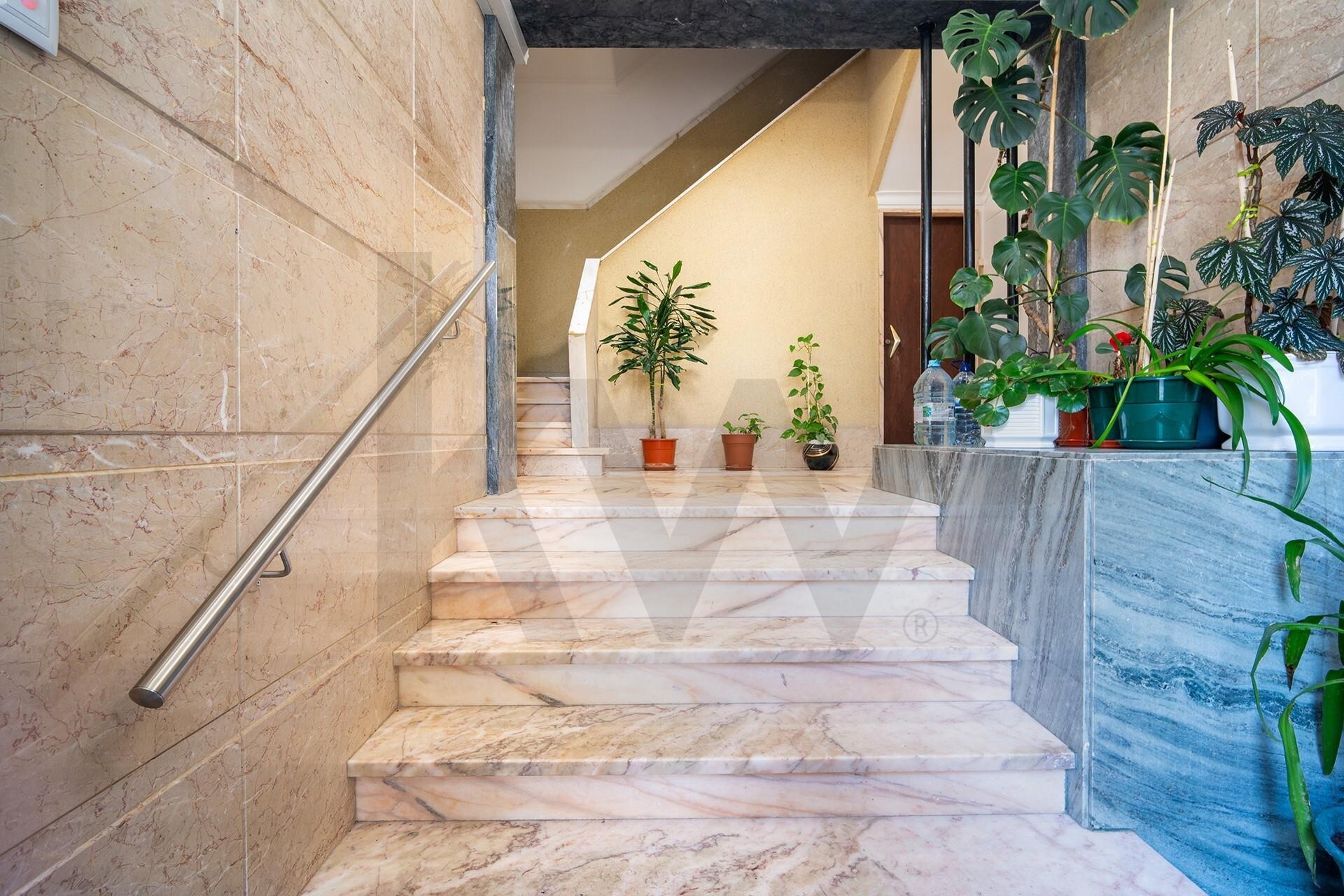 Apartamento T2 à Venda em Queluz - Lisboa - Portugal - 3