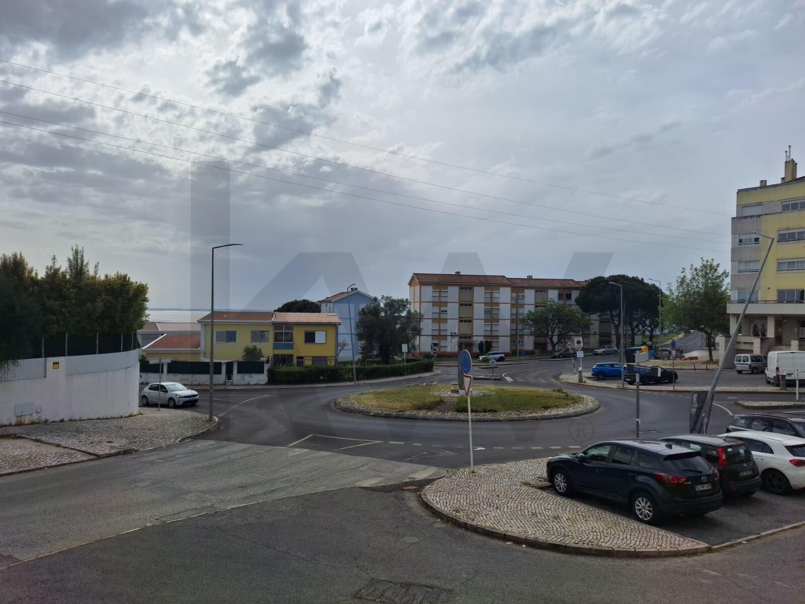 2 Bedroom Home for Sale in Santa Iria De Azóia - Lisbon - Portugal - 3