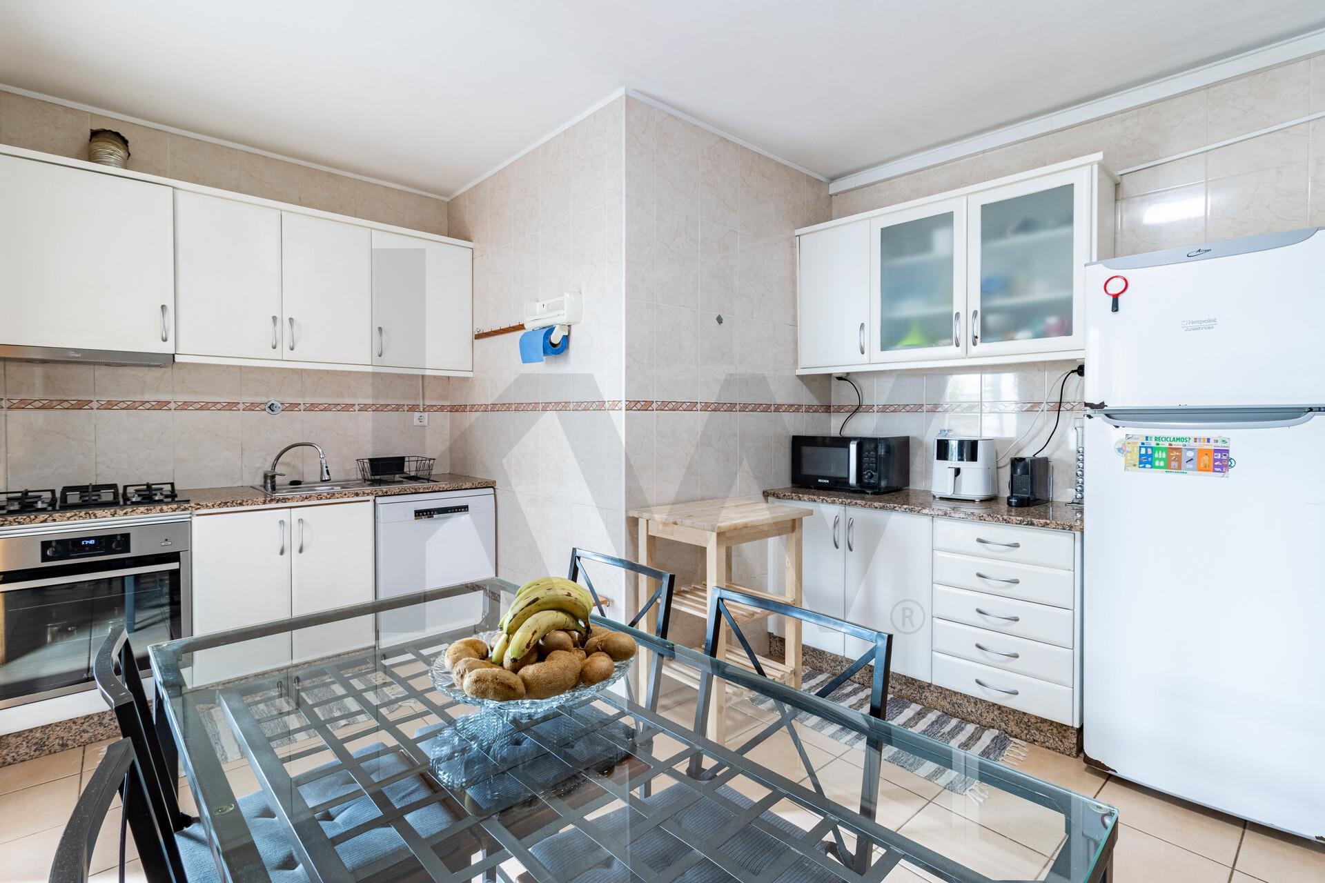 2 Bedroom Apartment for Sale in São João Da Madeira - Aveiro - Portugal - 3