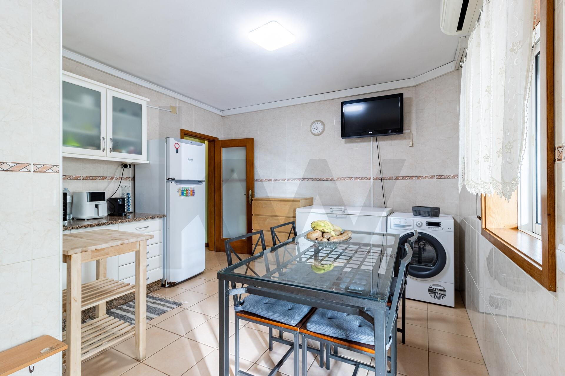 2 Bedroom Apartment for Sale in São João Da Madeira - Aveiro - Portugal - 4