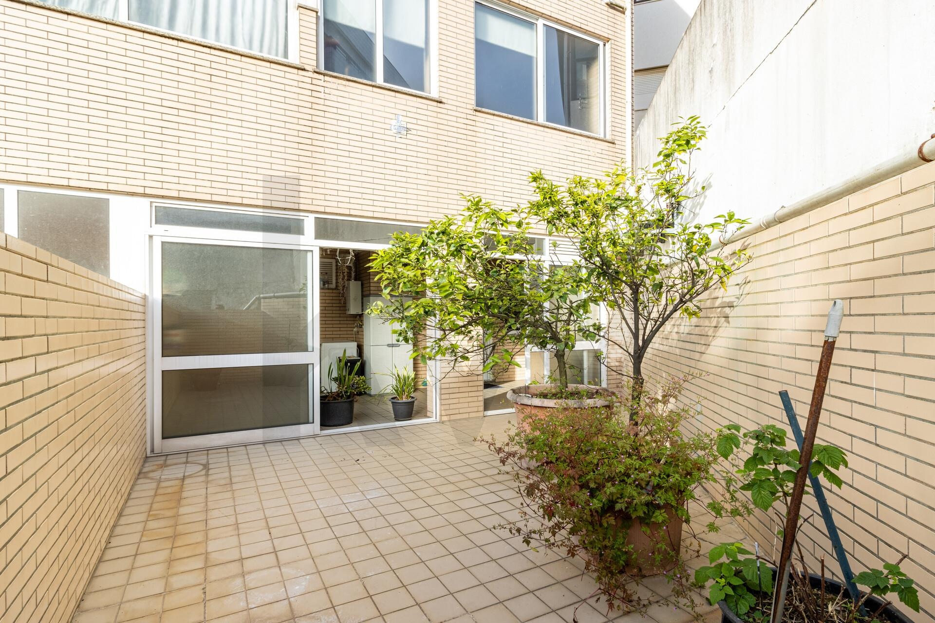 2 Bedroom Apartment for Sale in São João Da Madeira - Aveiro - Portugal - 8