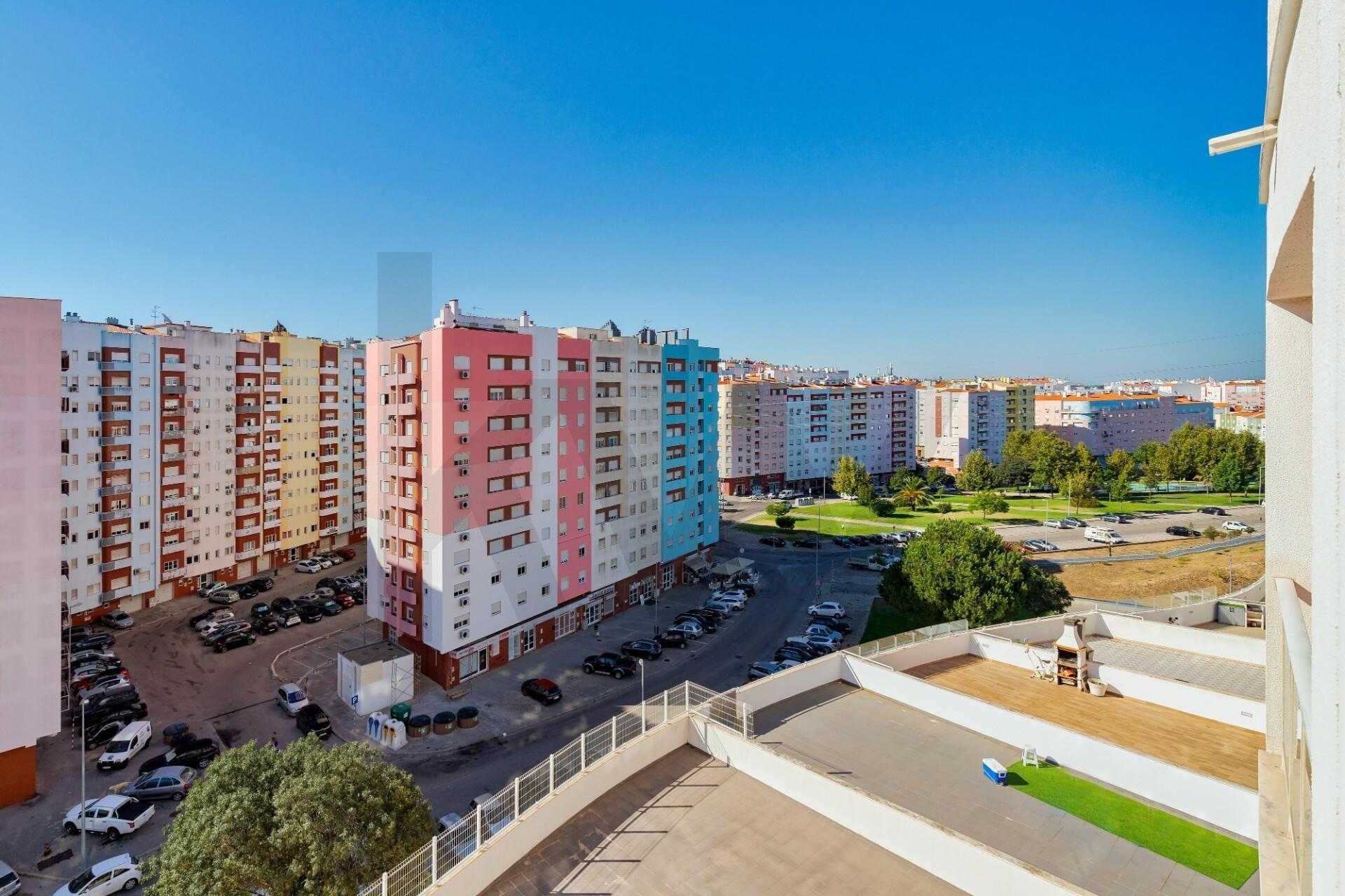 Apartamento T2 na Planta à Venda em Seixal - Portugal - 3