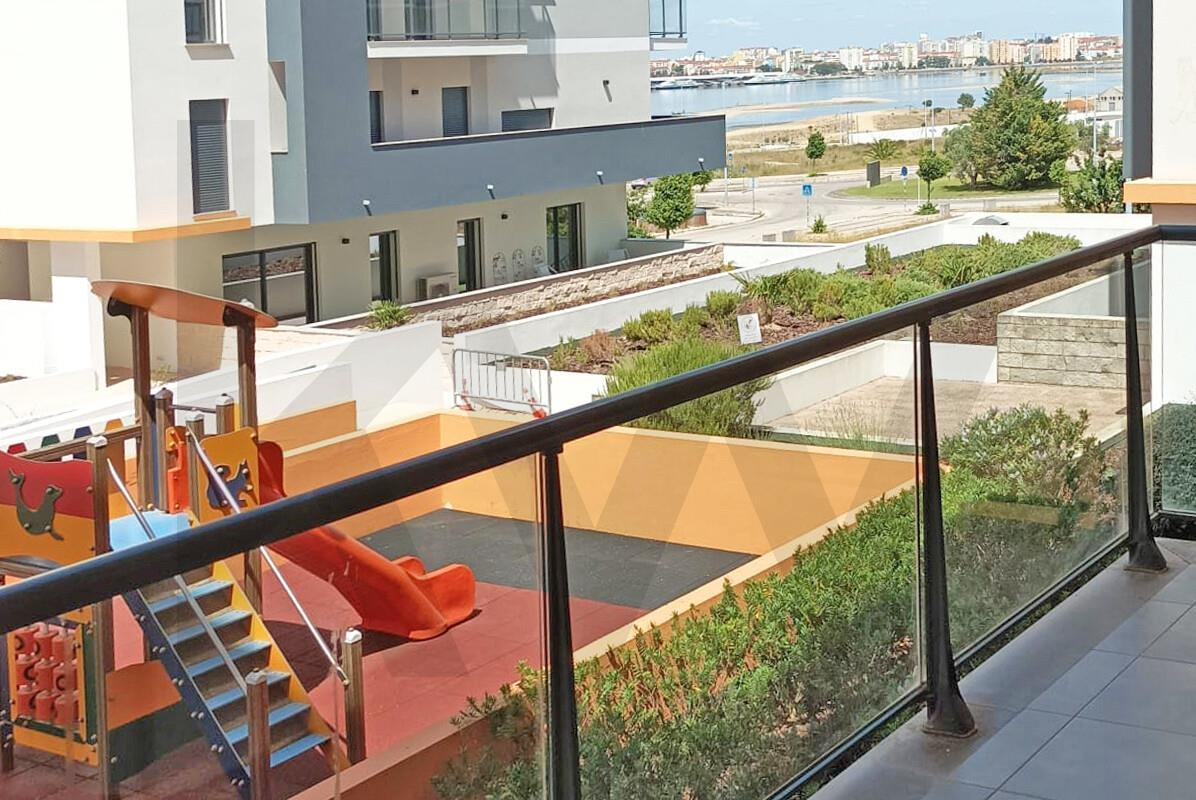 Apartamento T2 à Venda em Seixal - Portugal - 1