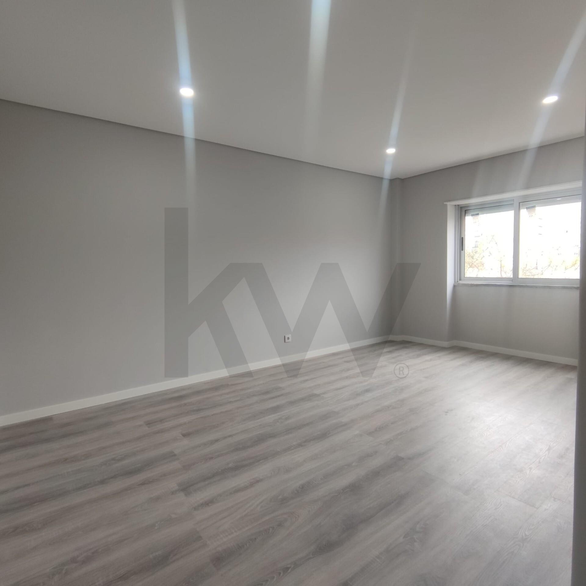 Apartamento T2 à Venda em Seixal - Portugal - 5