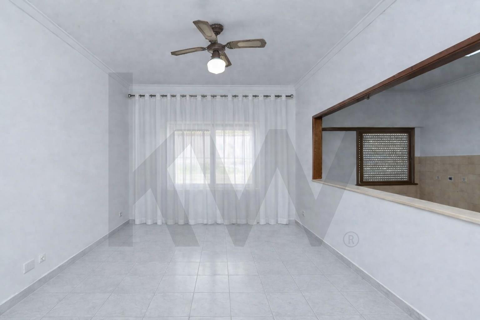 Apartamento T2 à Venda em Seixal - Portugal - 2