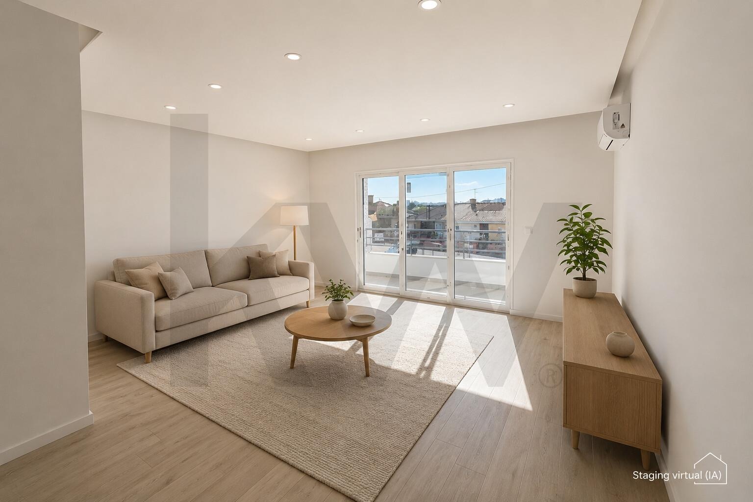 Apartamento T2 à Venda em Seixal - Portugal - 1