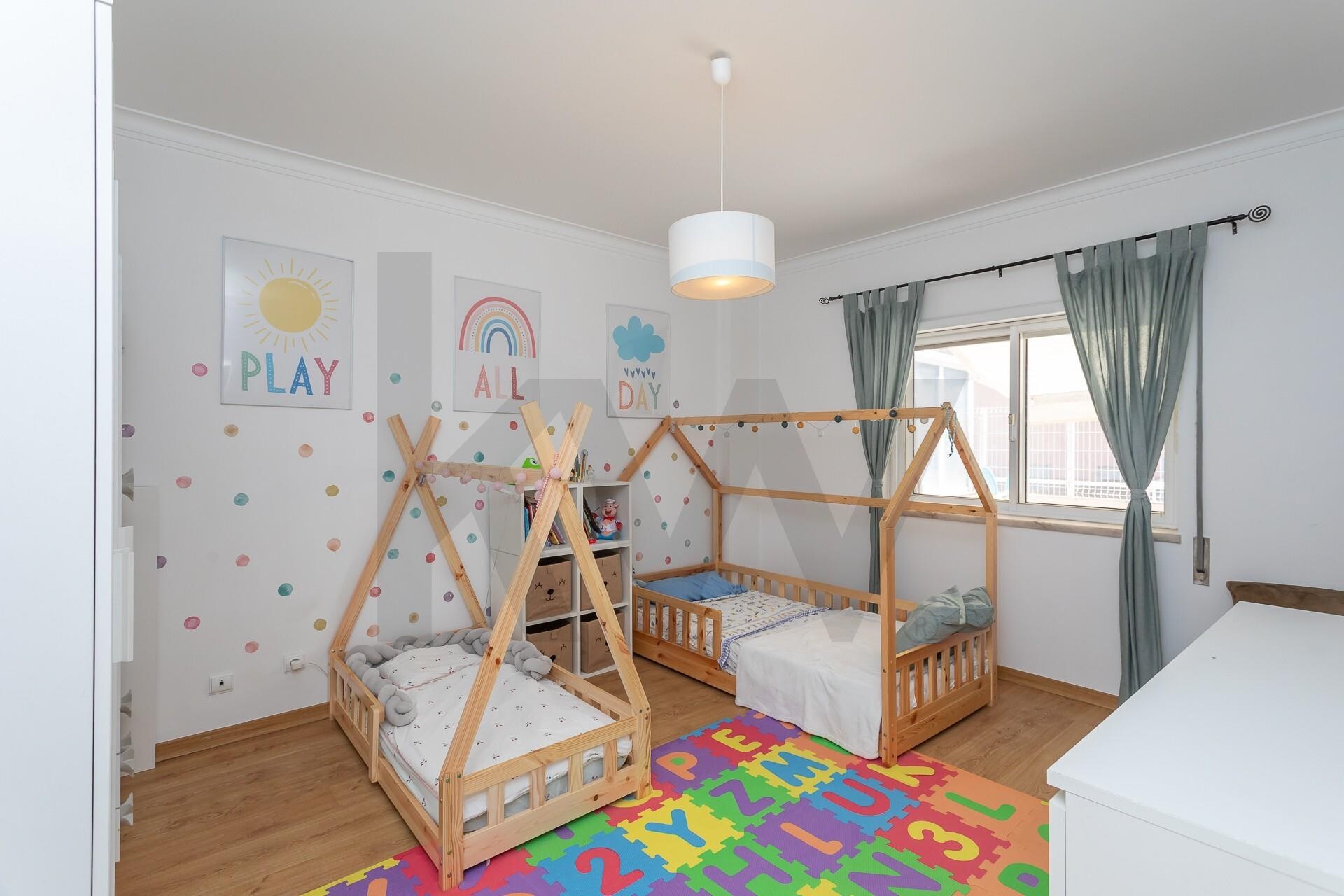 Apartamento T2 à Venda em Seixal - Portugal - 1