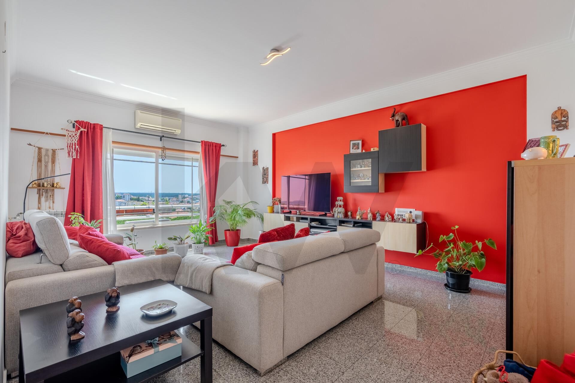 Apartamento T2 à Venda em Seixal - Portugal - 1