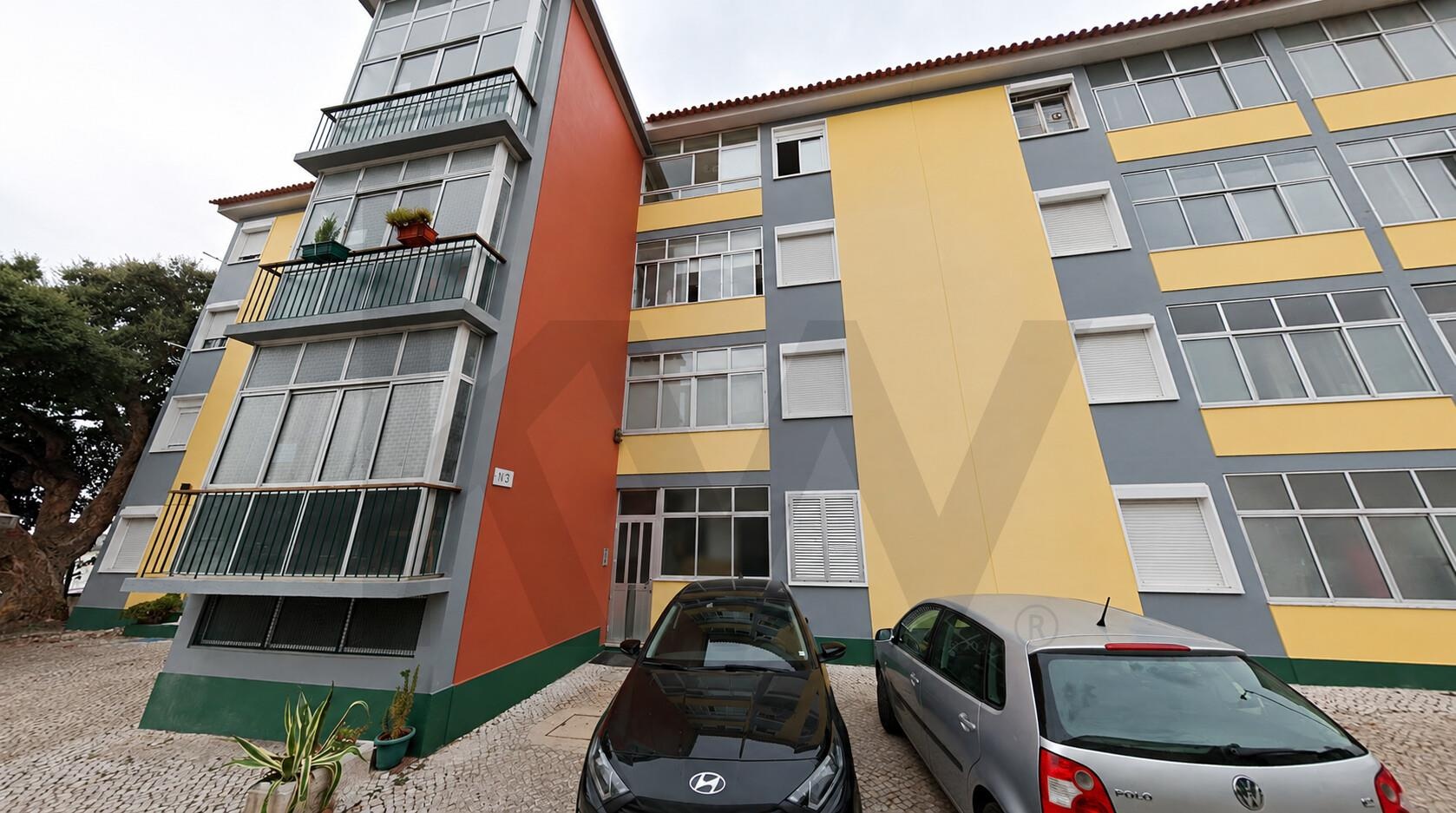 Apartamento T2 à Venda em Seixal - Portugal - 1